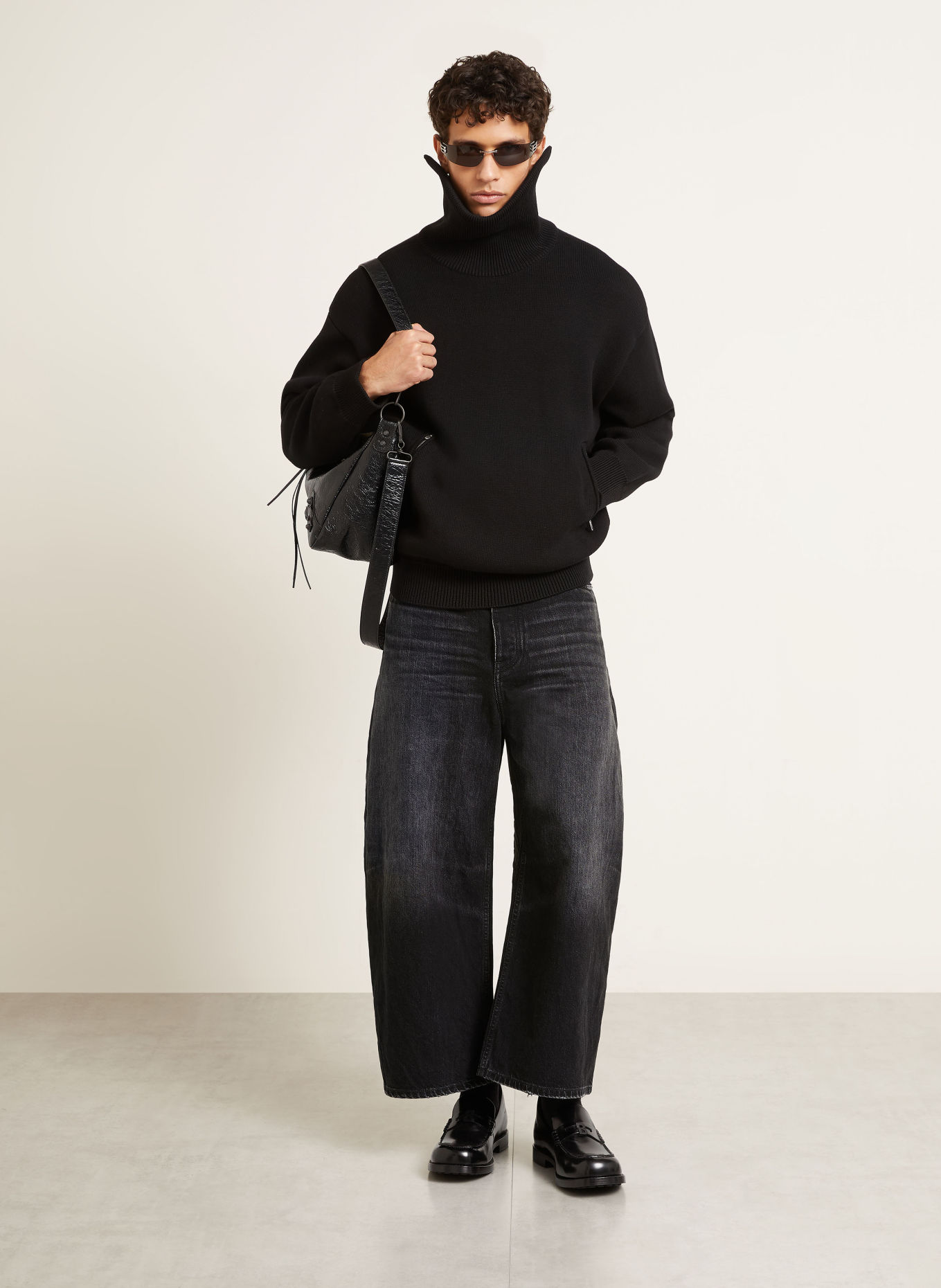 BALENCIAGA Jeansy o kroju regular fit ze skróconą długością nogawek: 1000 BLACK