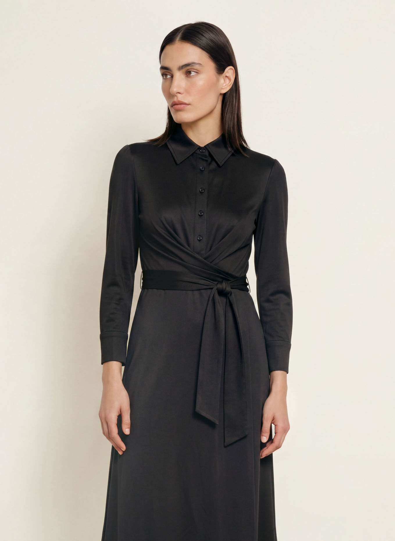 DIANE VON FURSTENBERG Hemdblusenkleid SANA in Wickeloptik: SCHWARZ