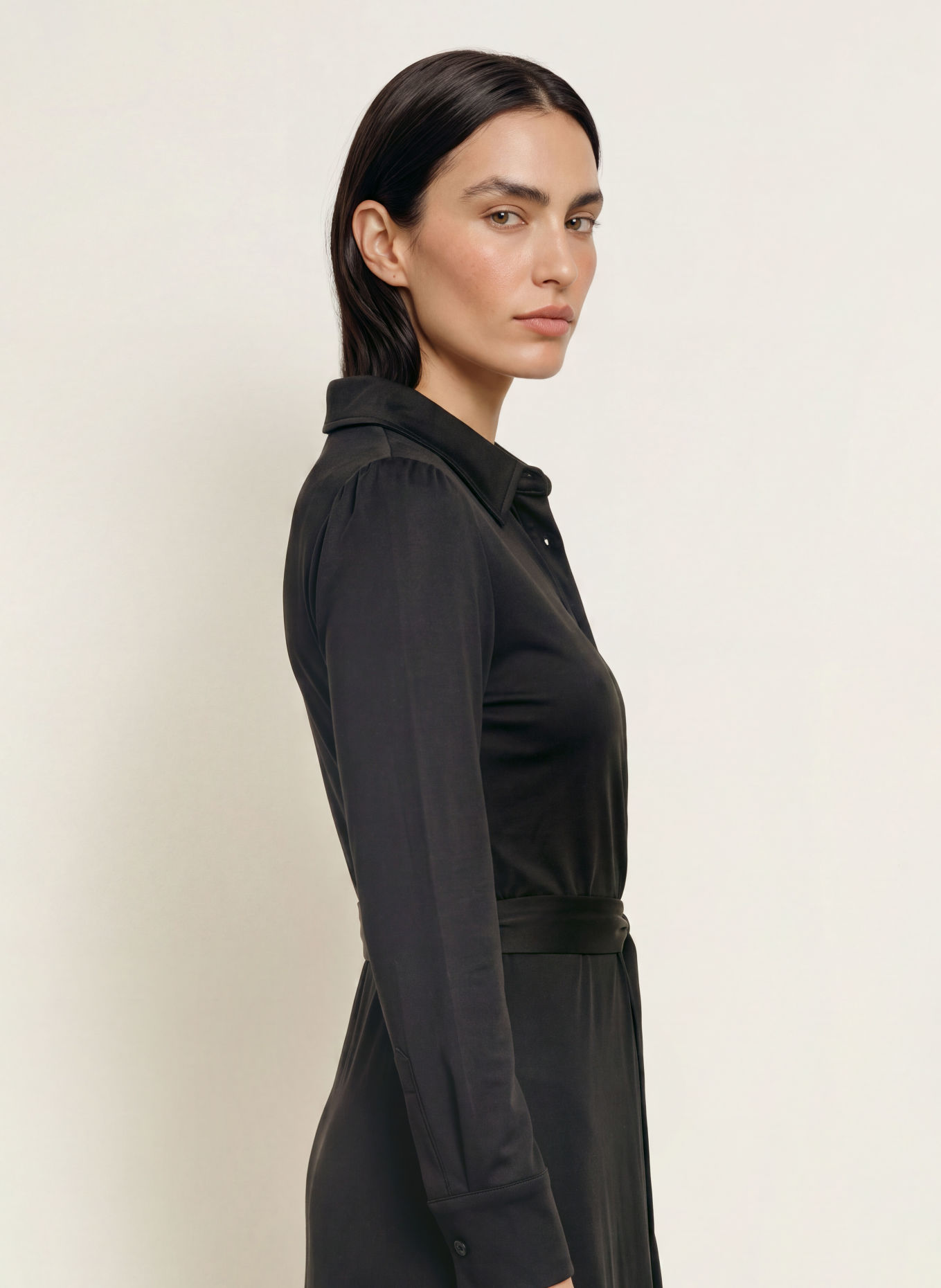 DIANE VON FURSTENBERG Hemdblusenkleid SANA in Wickeloptik: SCHWARZ