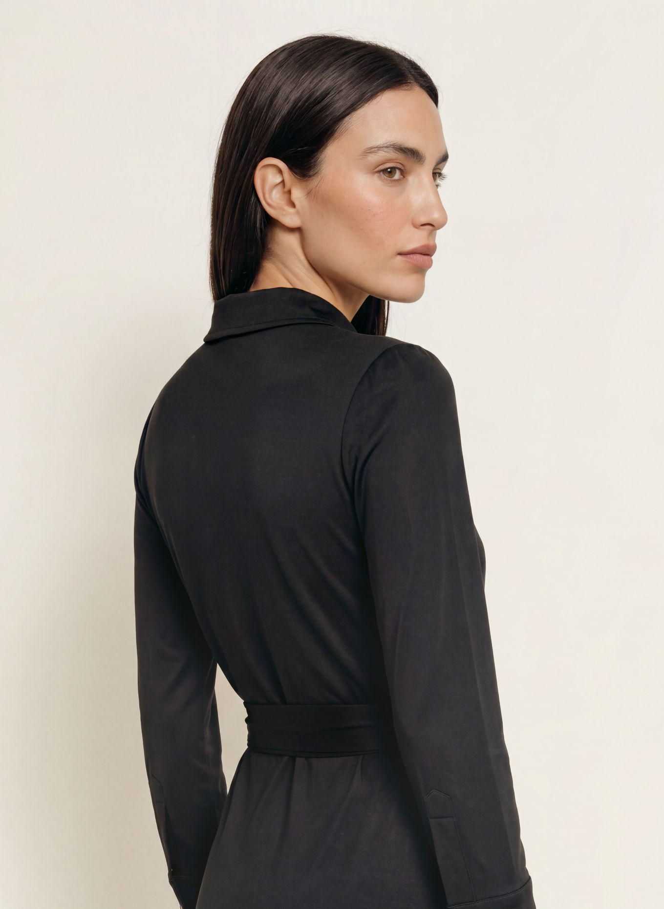 DIANE VON FURSTENBERG Hemdblusenkleid SANA in Wickeloptik: SCHWARZ