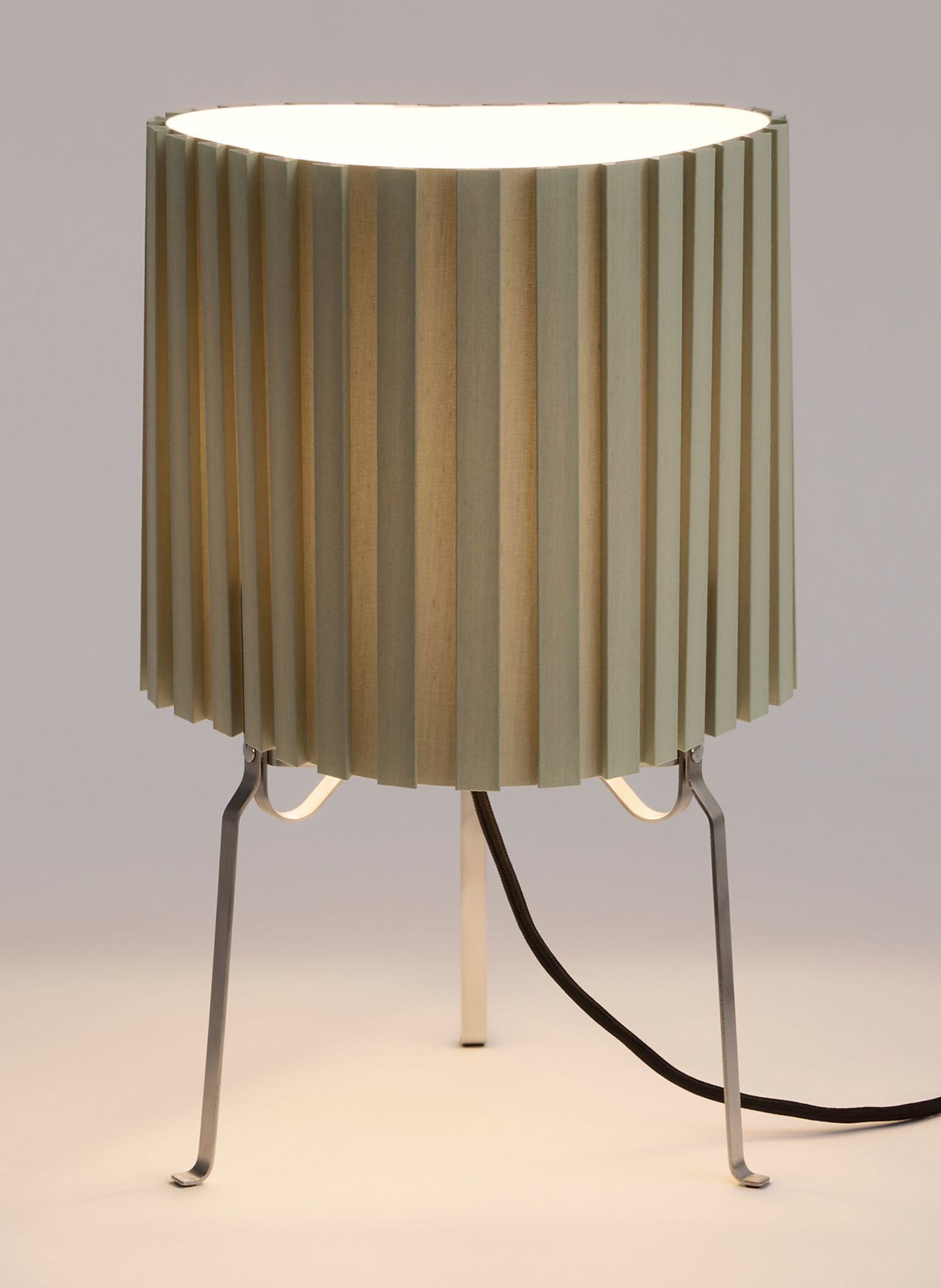 HAY Bordslampa CANELÉ: LJUSGRÖN