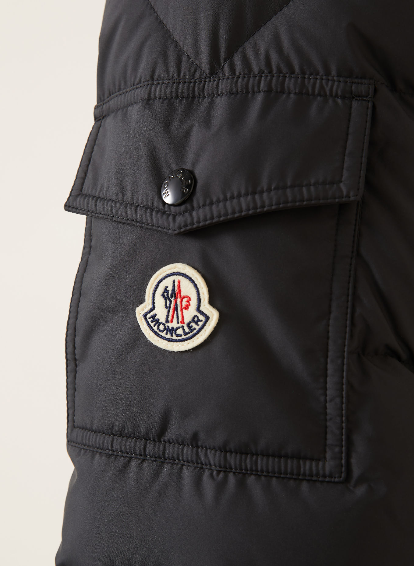 MONCLER Daunenjacke MAYA mit abnehmbarer Kapuze: SCHWARZ