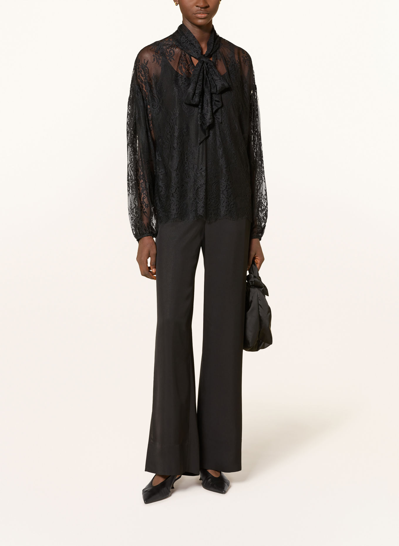 Joseph Ribkoff Strikblouse met strik van kant: ZWART