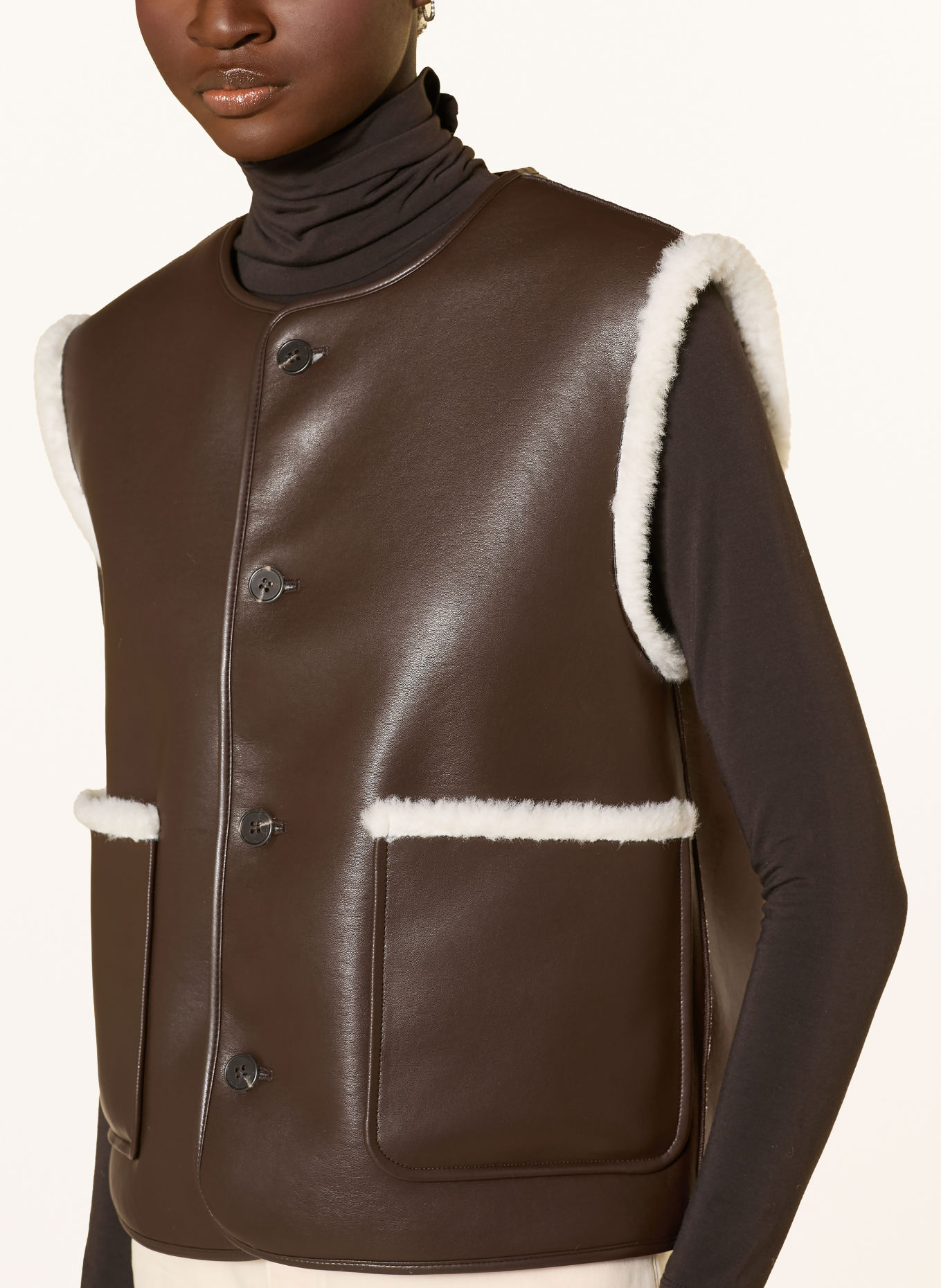 OPUS Veste sans manches réversible en fausse fourrure WASHEARLY: CRÈME / MARRON FONCÉ