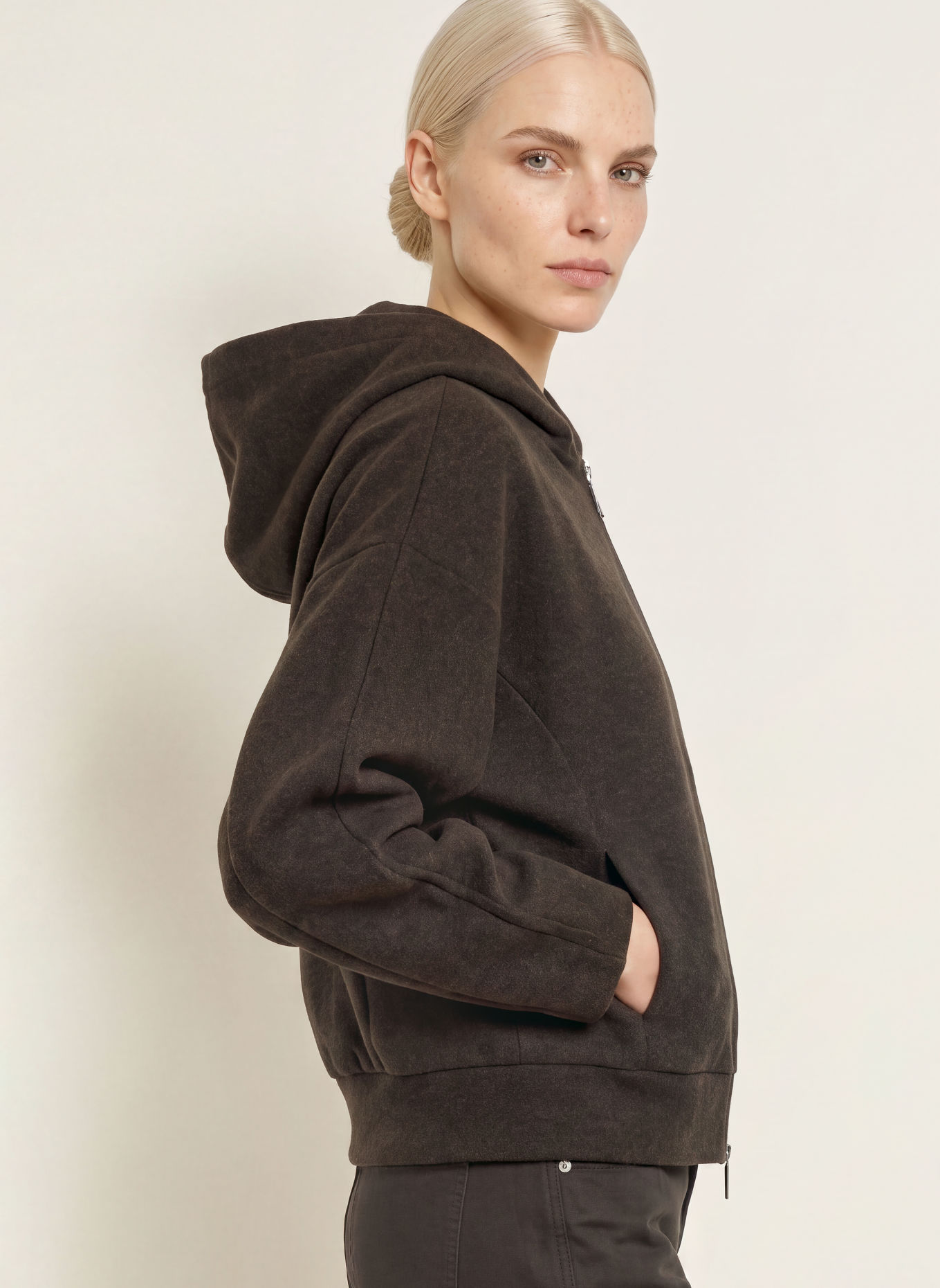 OPUS Sweat zippé GEISI: MARRON FONCÉ