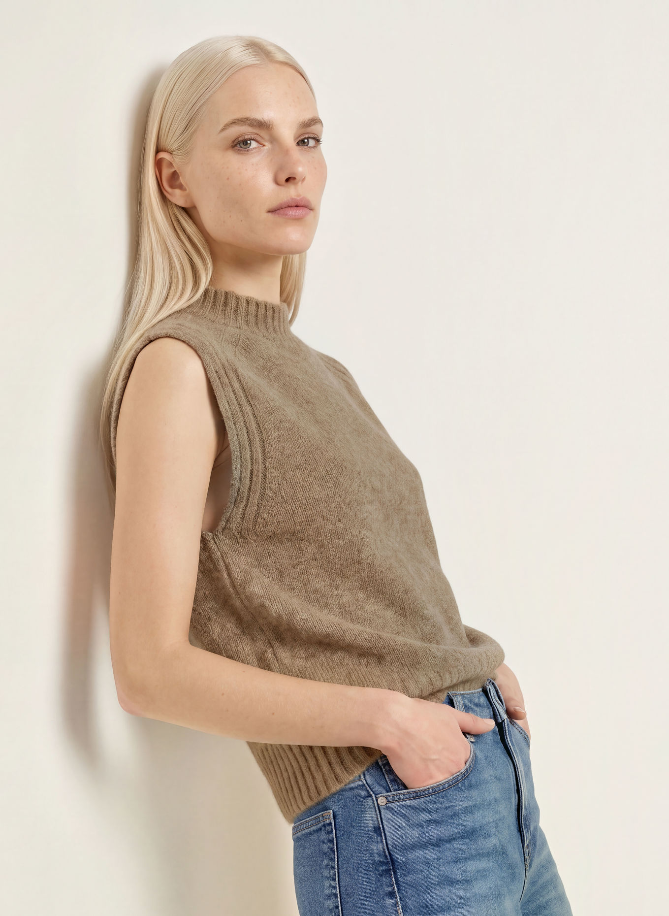 OPUS Pull sans manches PIRELLA: BEIGE