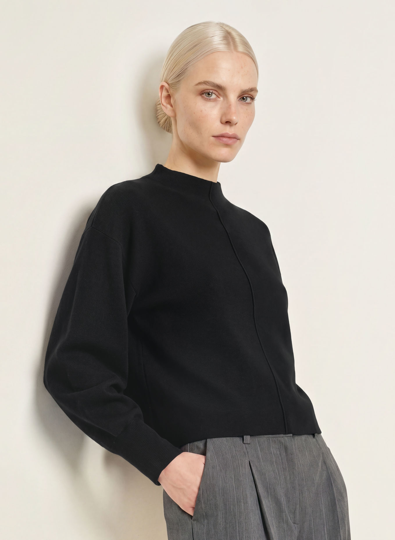 OPUS Pull PUNUS: NOIR
