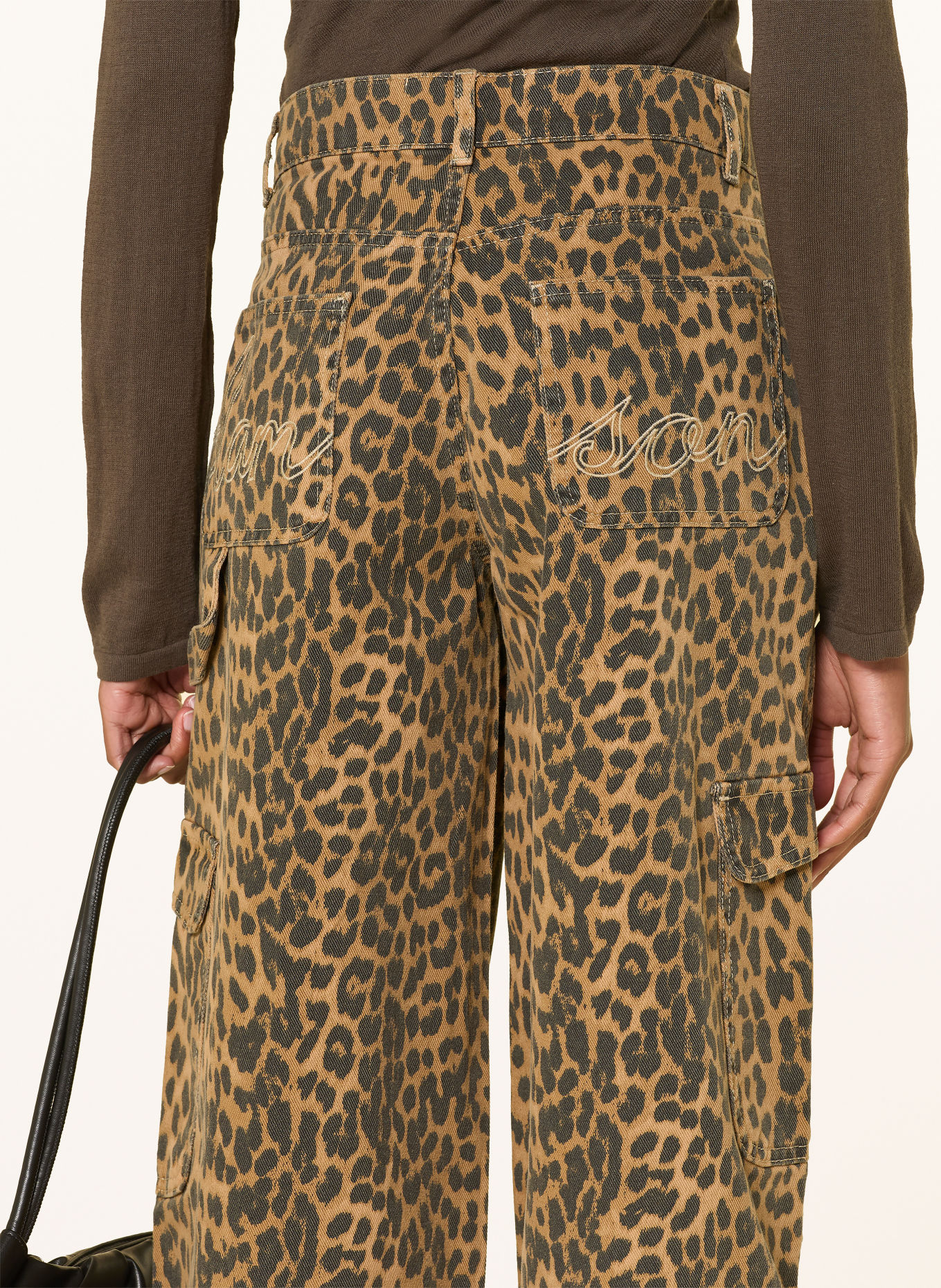DAMSON MADDER. Cargohose: COGNAC / SCHWARZ