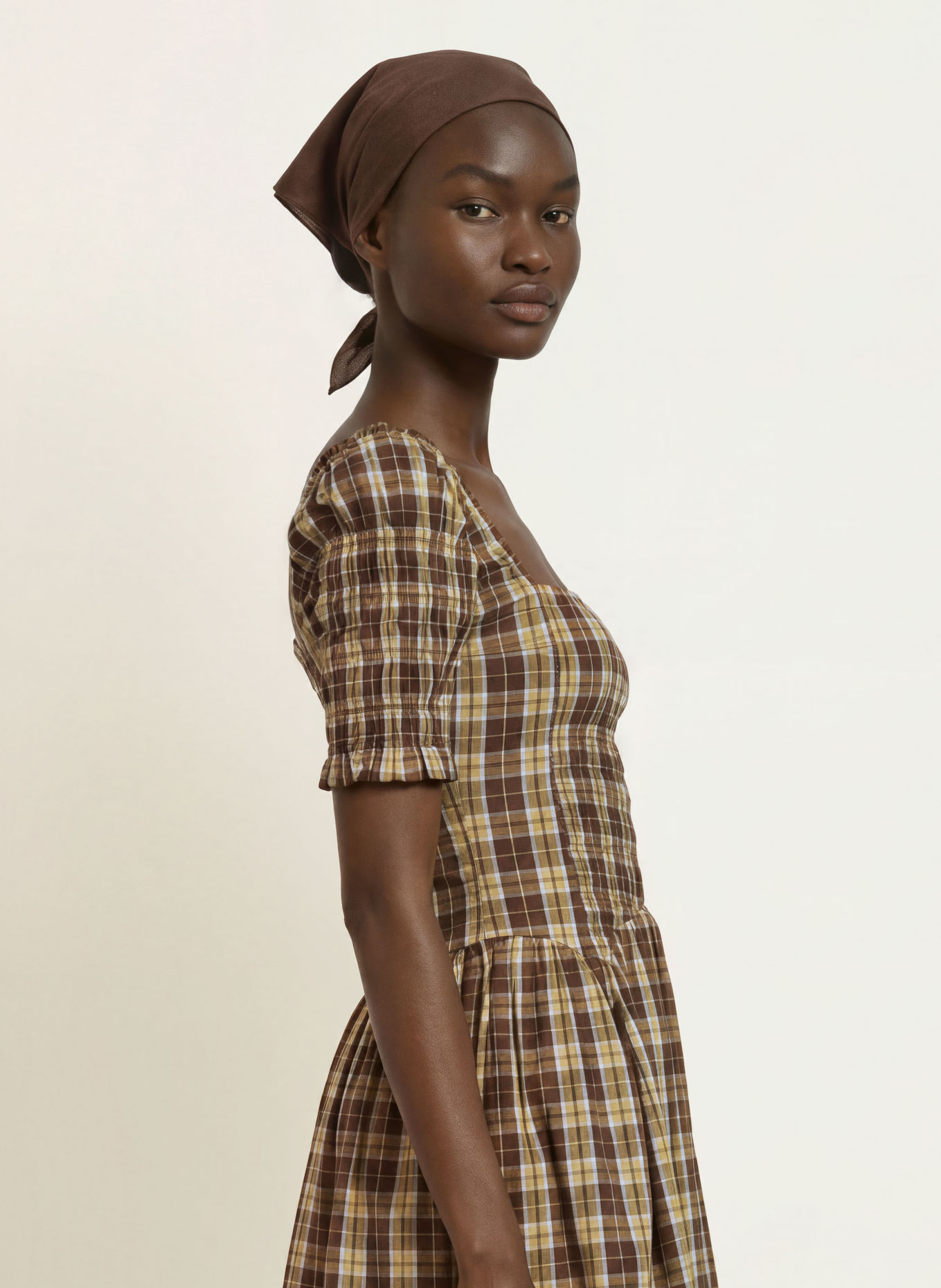 DAMSON MADDER. Kleid EMMY mit Rüschen: BRAUN / BLAUGRAU / KHAKI