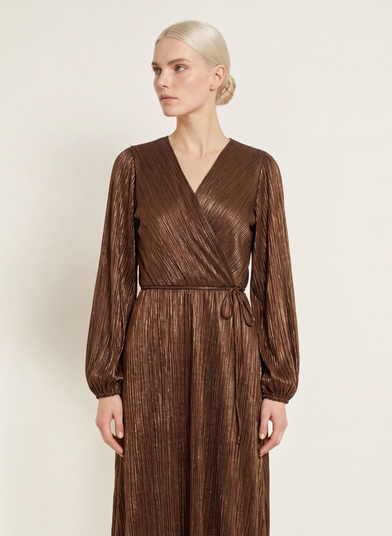 CINQUE Plisseekleid CIISSY in Wickeloptik mit Glitzergarn: DUNKELBRAUN / GOLD