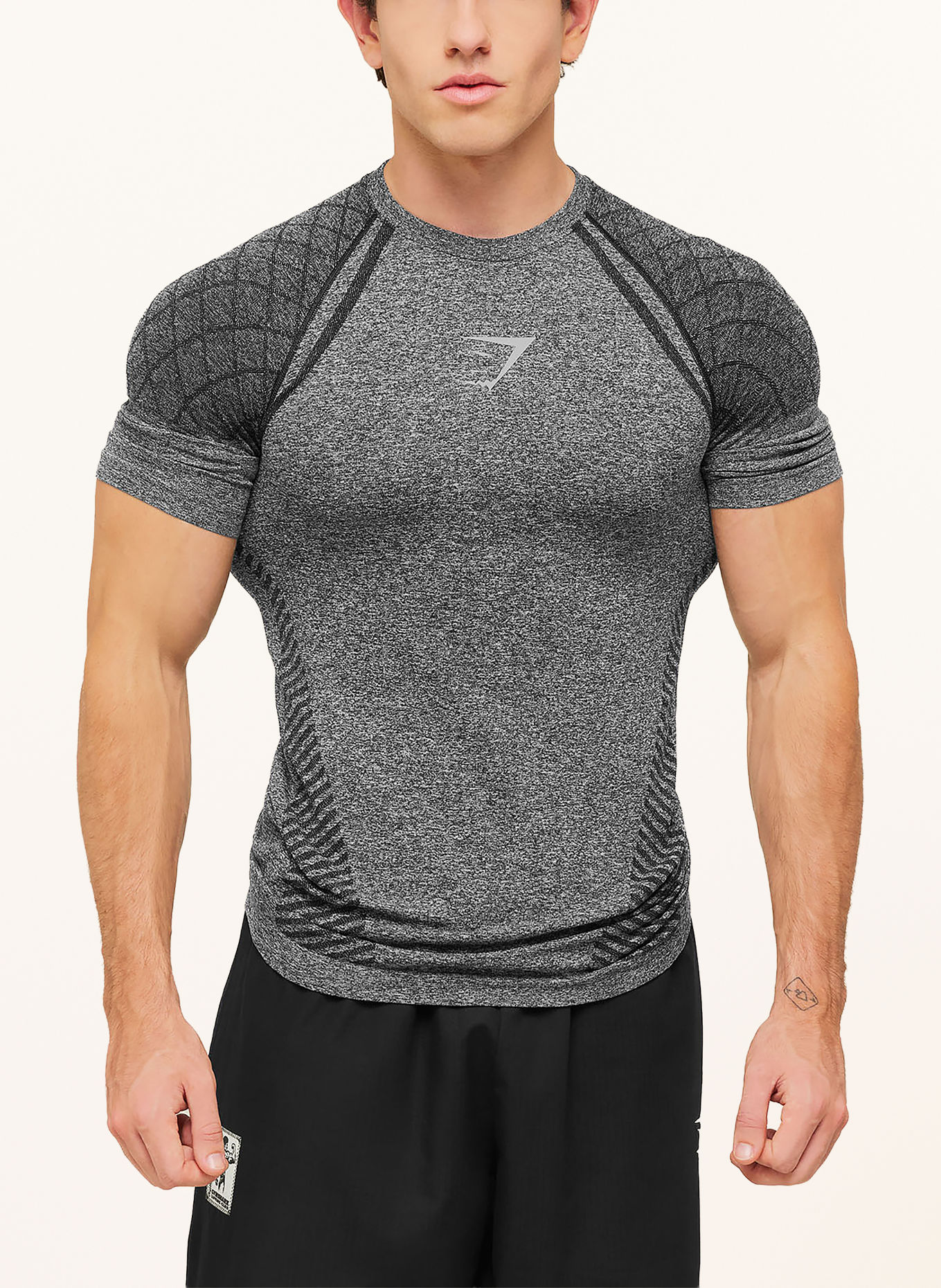 GYMSHARK Funktionsshirt DEVANT: SCHWARZ