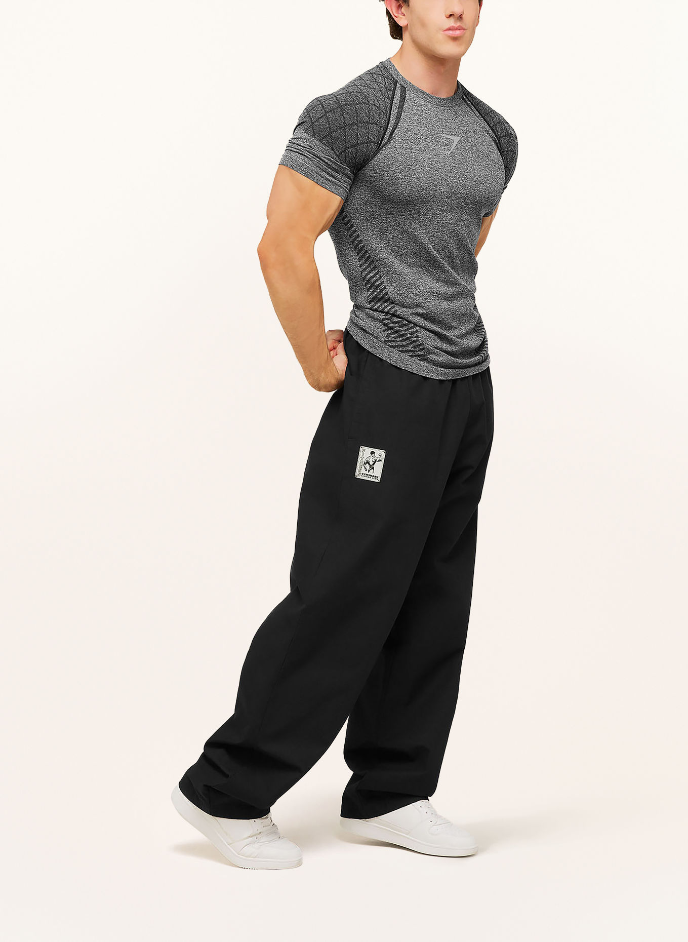 GYMSHARK Funktionsshirt DEVANT: SCHWARZ