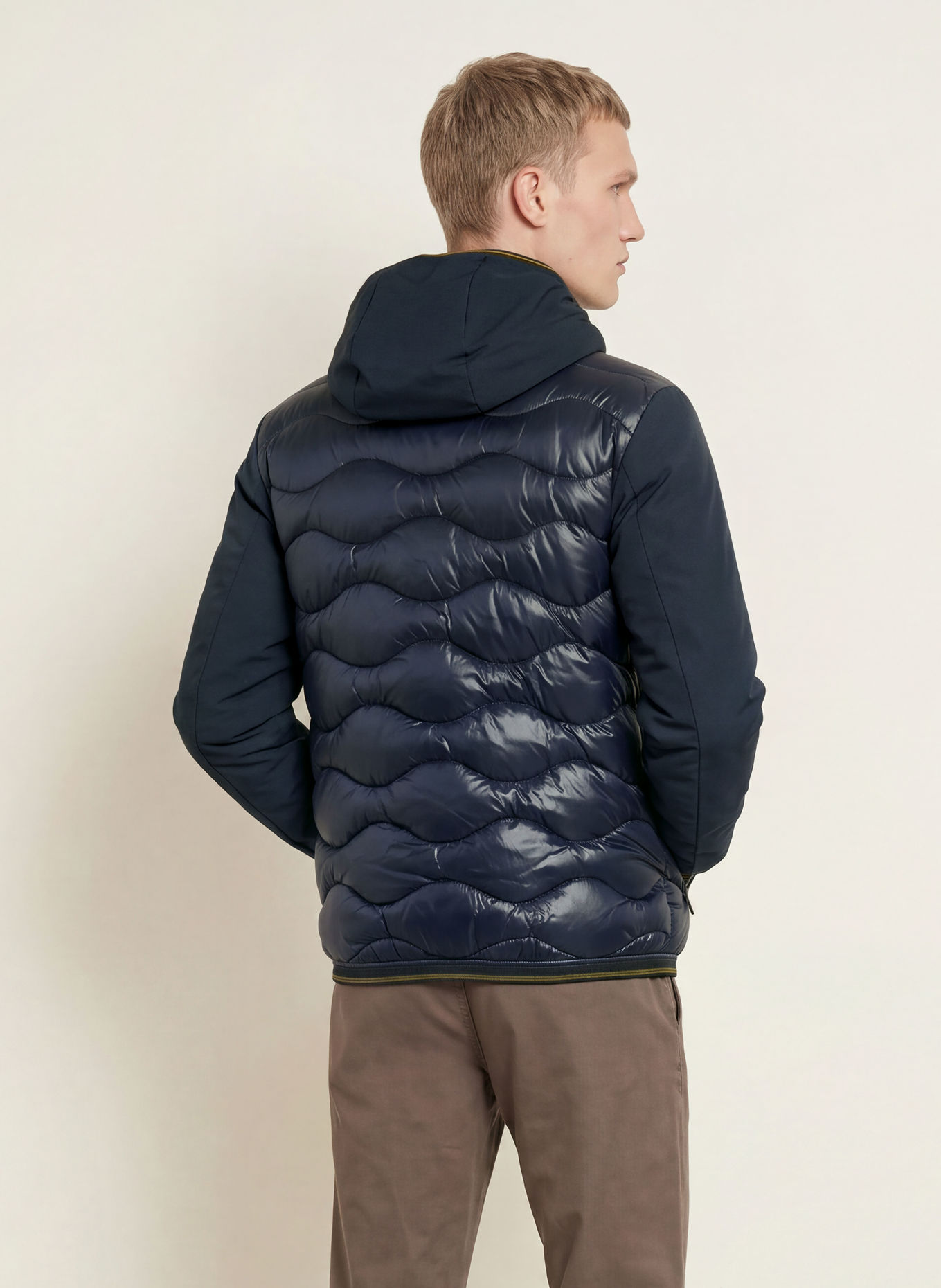 Blauer Lightweight-Daunenjacke ALBERT im Materialmix: DUNKELBLAU
