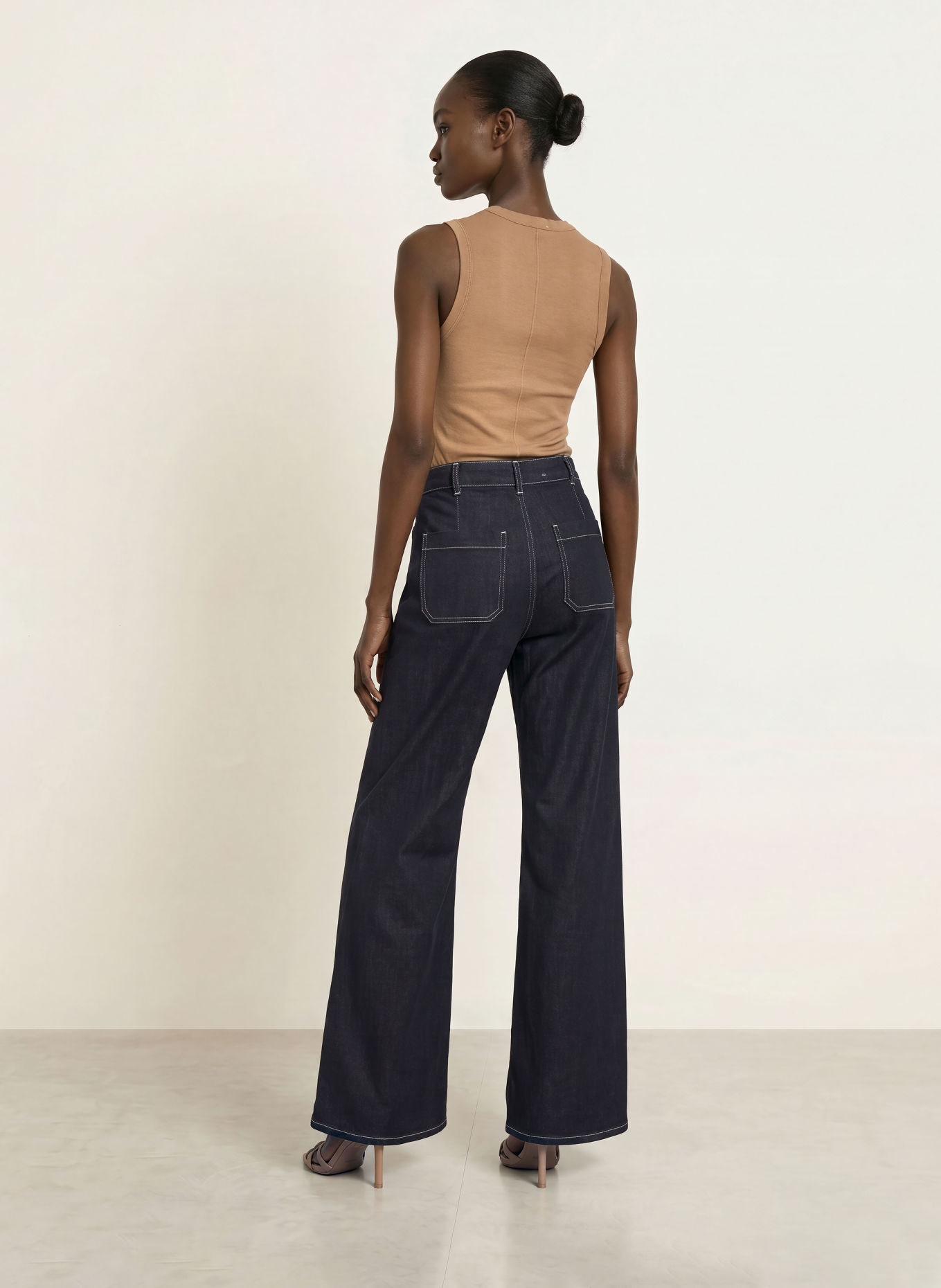REISS Top THENA: HELLBRAUN
