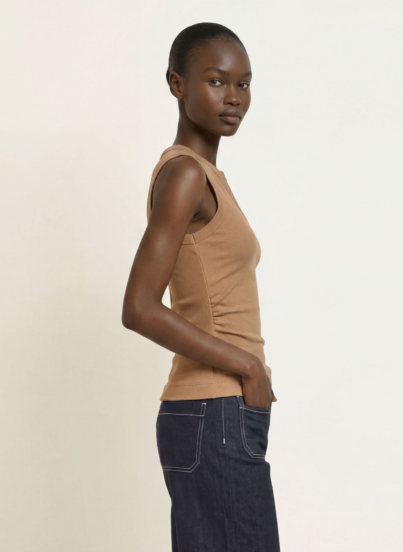 REISS Top THENA: HELLBRAUN