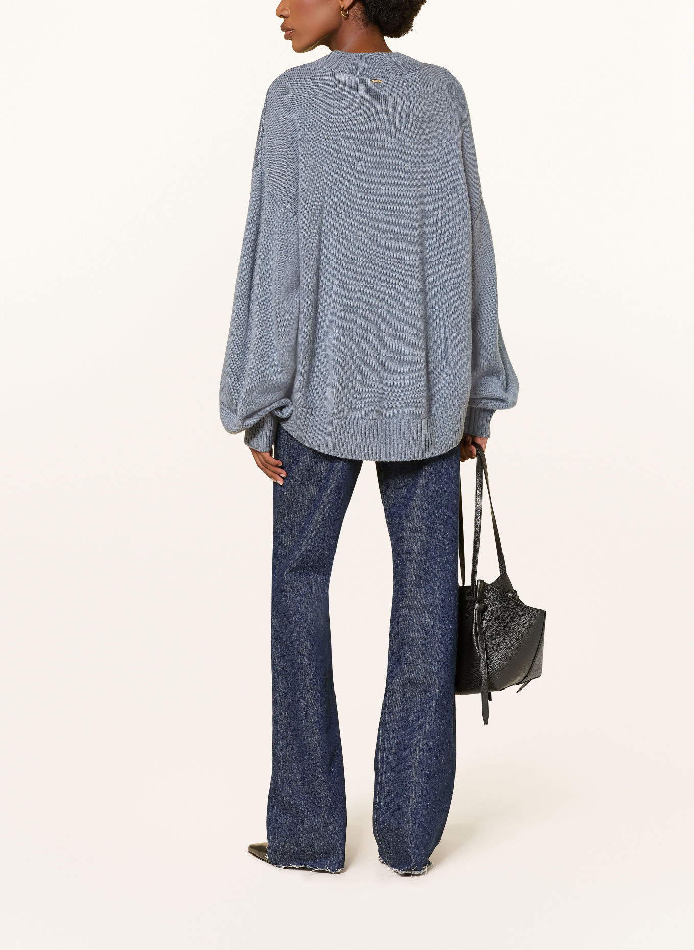 ARAKII Sweater: LIGHT BLUE