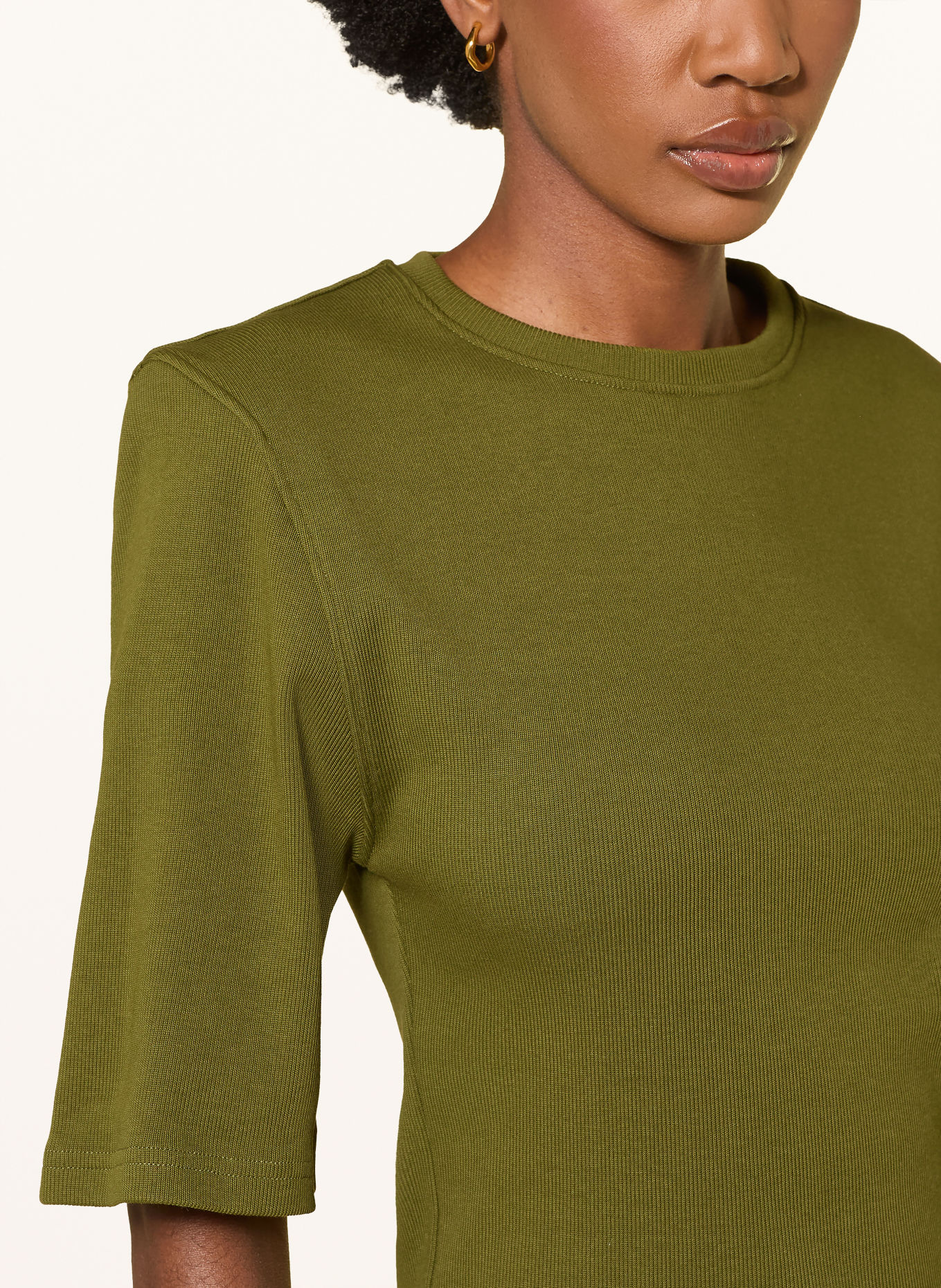 ARAKII T-shirt: OLIVE