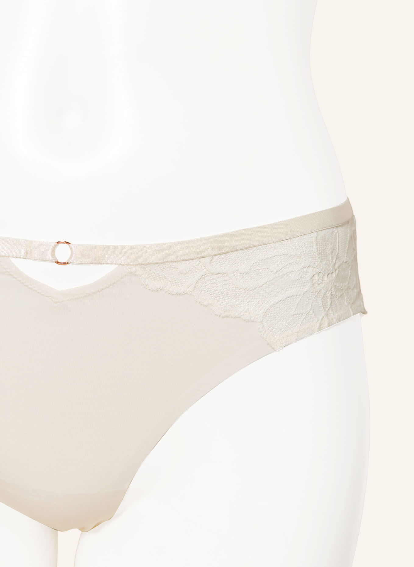 Triumph Trosor WILD GARDENIA med utskärningar: ECRU