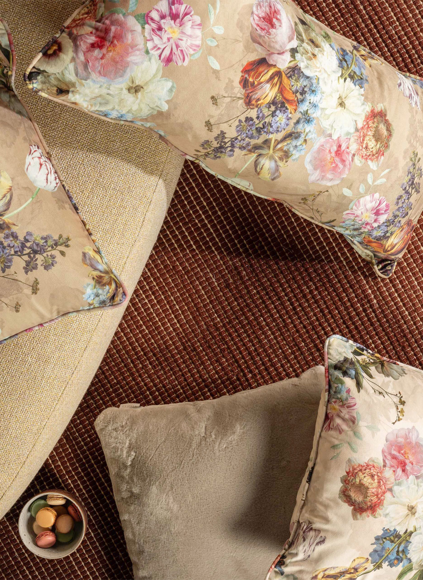 ESSENZA Sierkussen ROSABELLE van fluweel: BEIGE / ROZE / GROEN