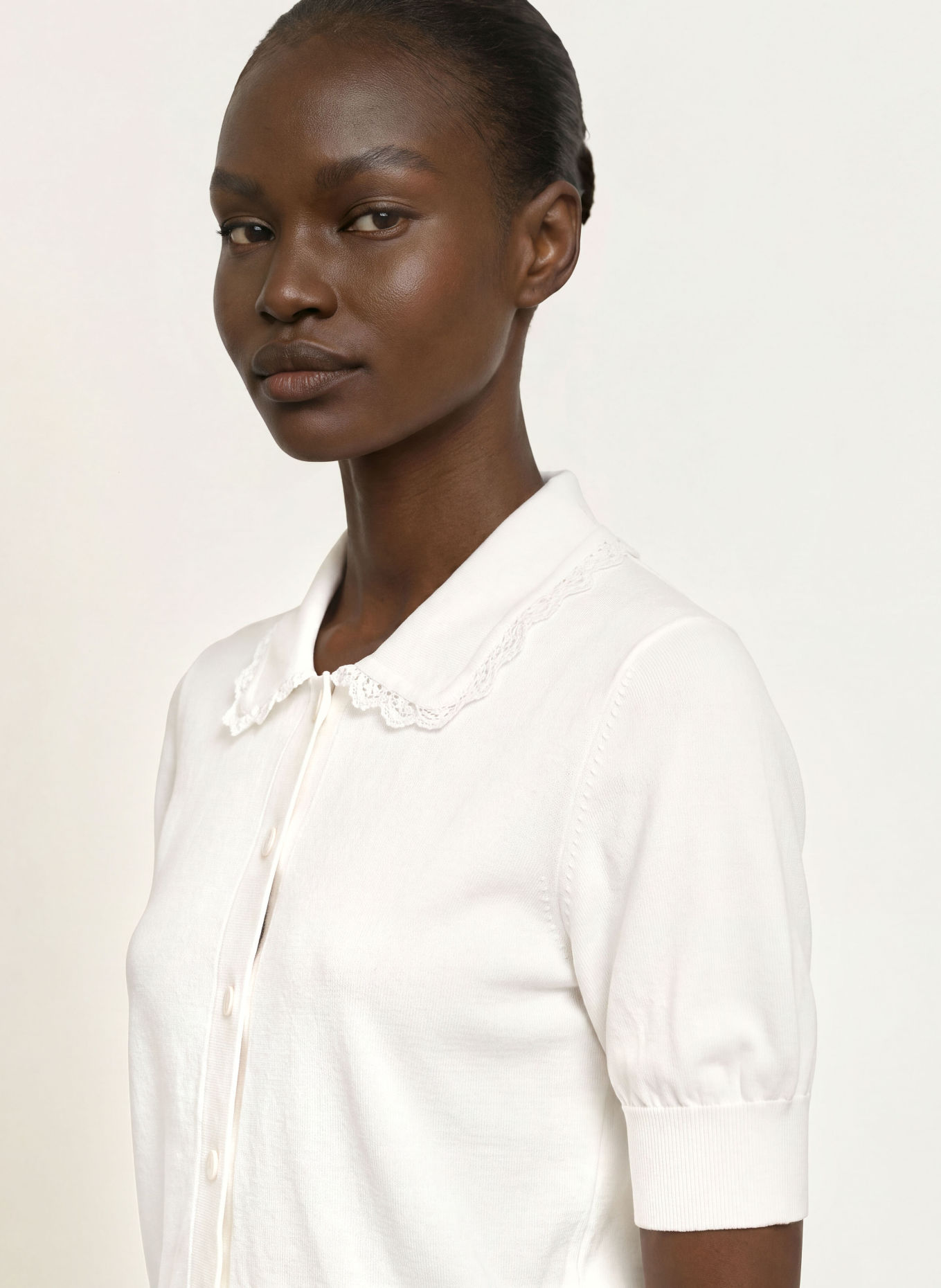 CLAUDIE PIERLOT Strickjacke mit Spitze: WEISS