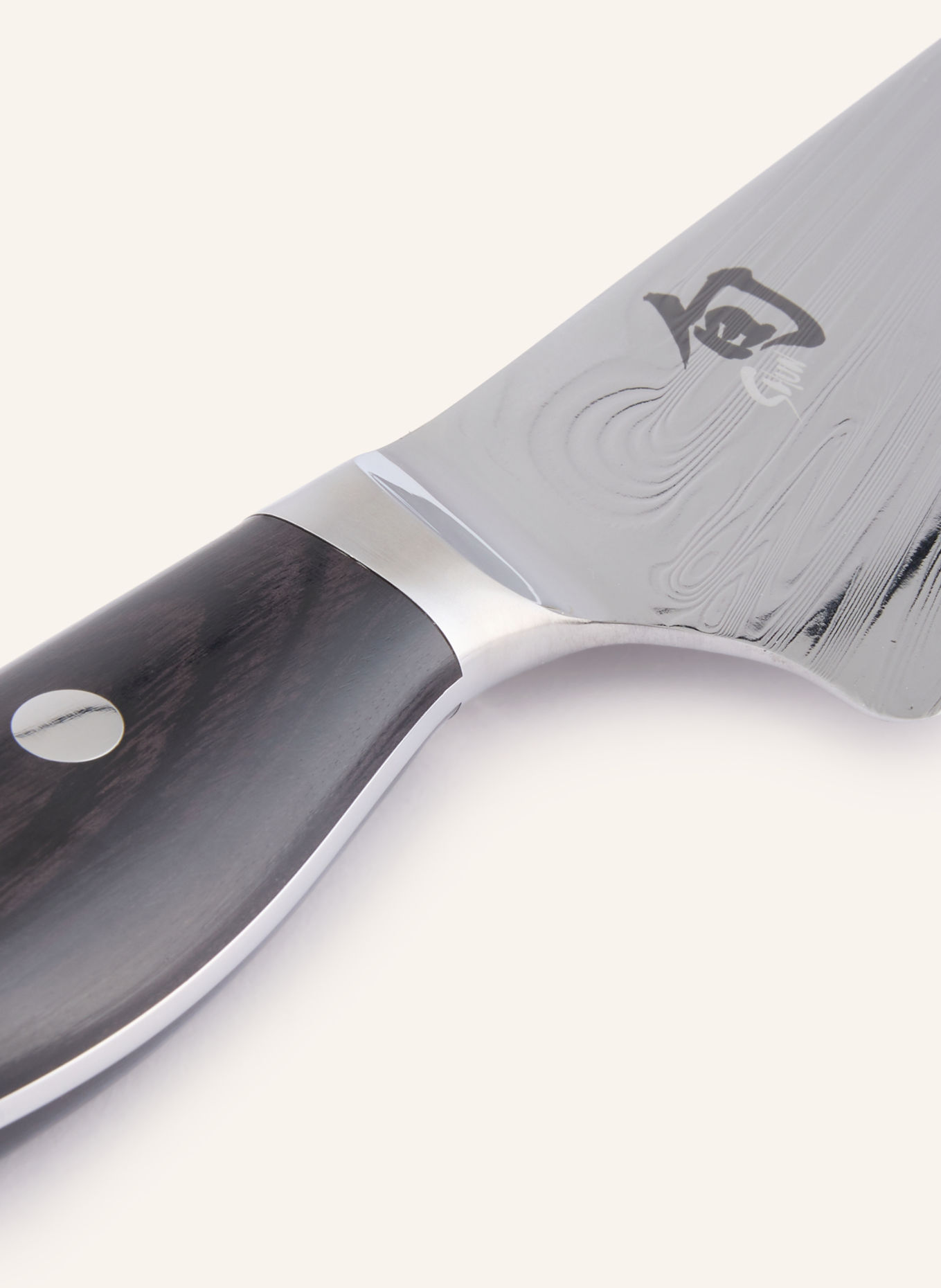 KAI Santoku-mes SHUN NAGARE: ZILVER / ZWART