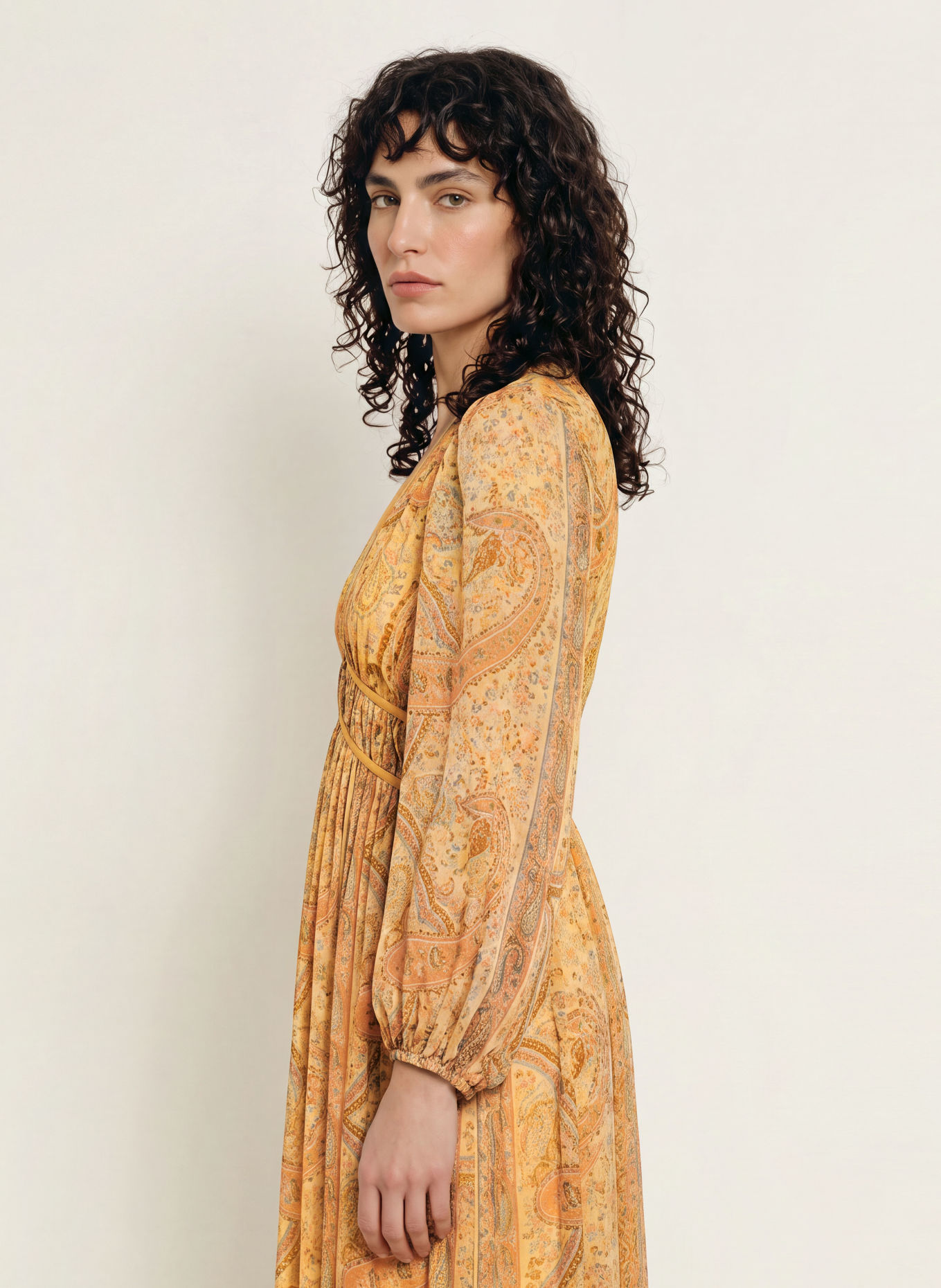 ba&sh Kleid CHANA mit Cut-outs: BEIGE / DUNKELORANGE / BLAU