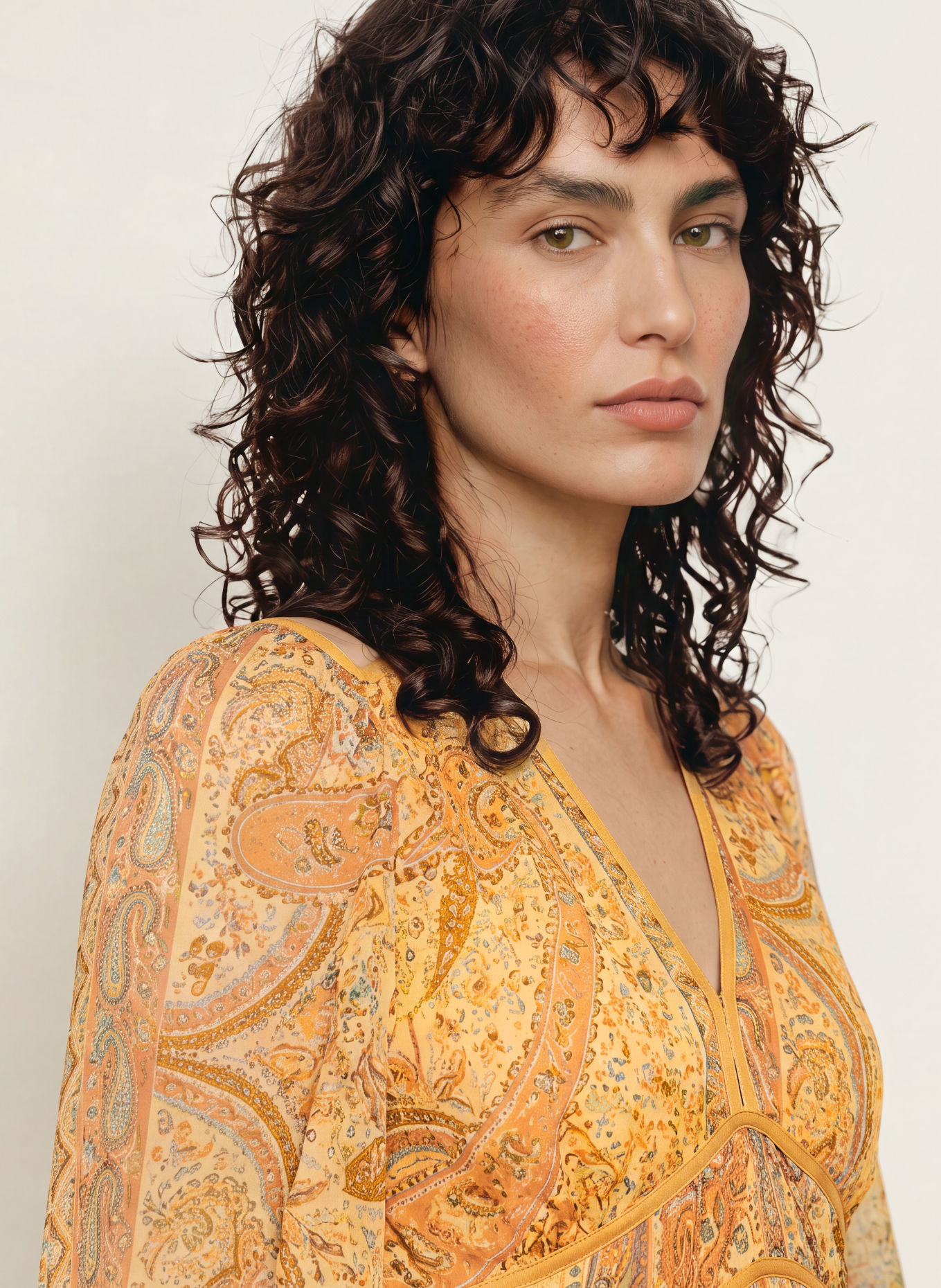 ba&sh Kleid CHANA mit Cut-outs: BEIGE / DUNKELORANGE / BLAU