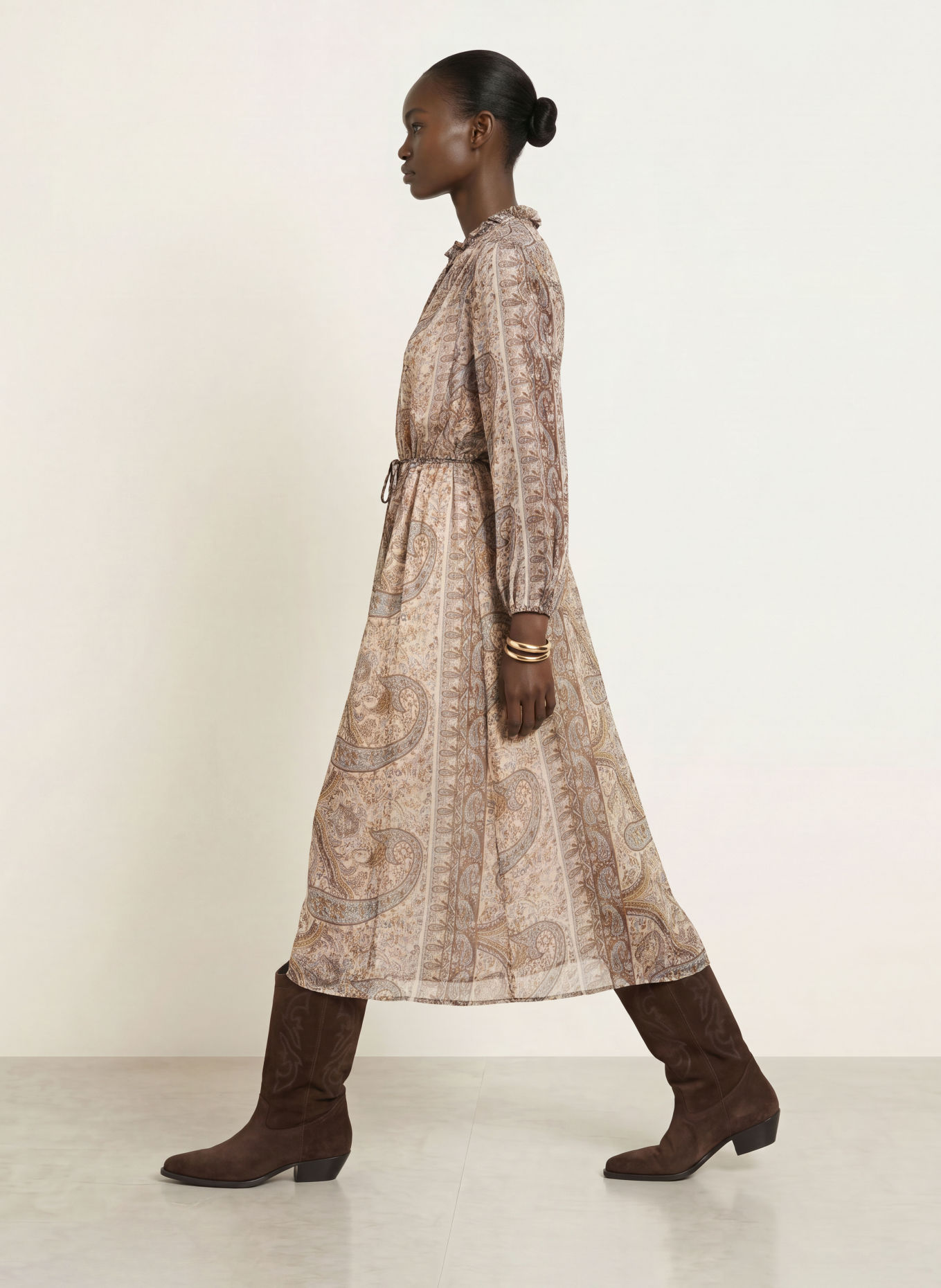 ba&sh Kleid CIAHARA mit Rüschen: TÜRKIS / BRAUN / CREME