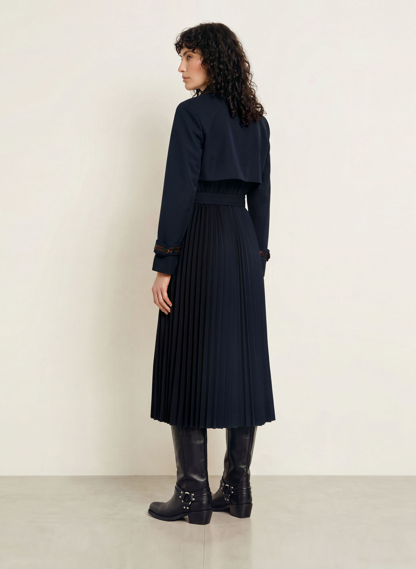 SANDRO Trenchcoat mit Plissees: DUNKELBLAU / DUNKELBRAUN