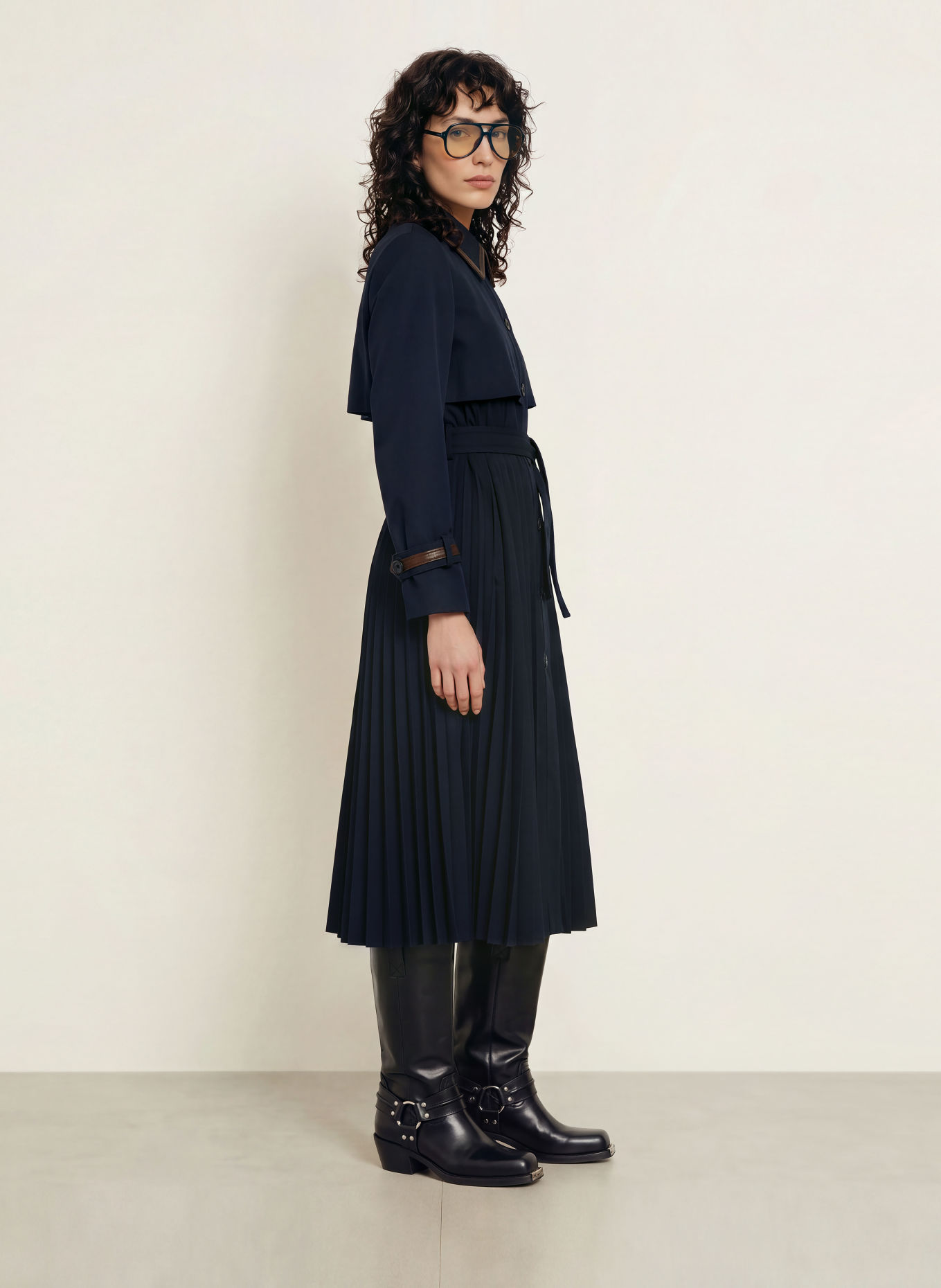 SANDRO Trenchcoat mit Plissees: DUNKELBLAU / DUNKELBRAUN