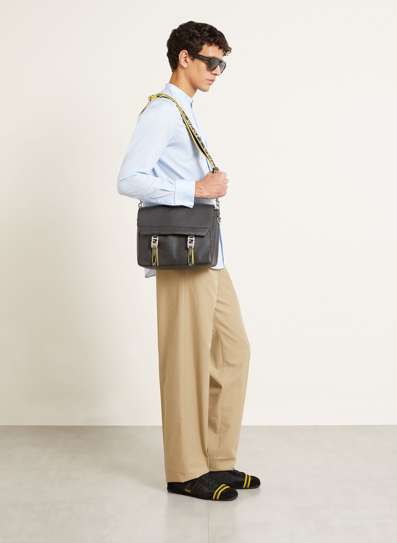 FENDI Sac à bandoulière FLOW MEDIUM: NOIR / ARGENT