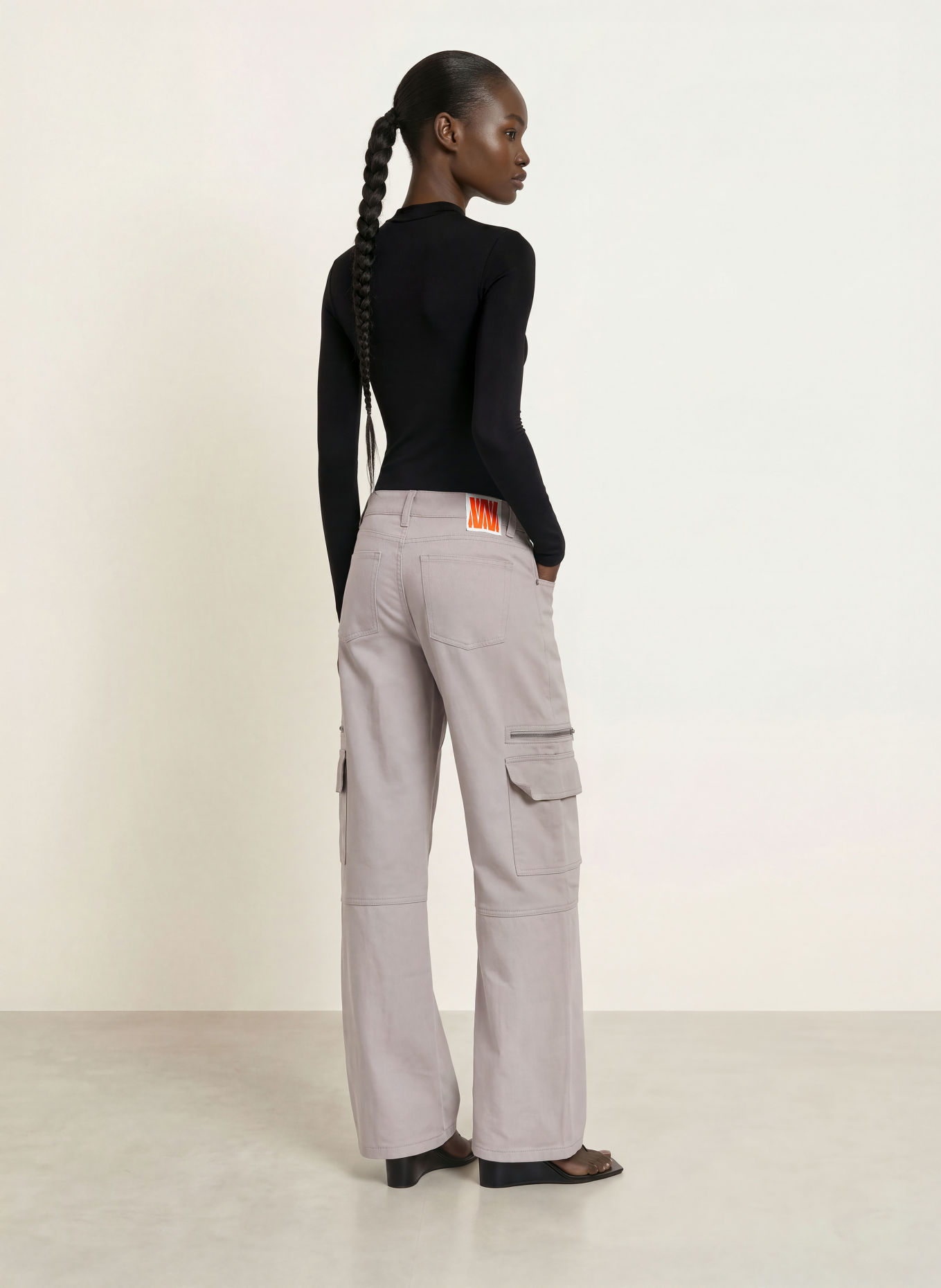 WRSTBHVR Longsleeve AMBER V2: ZWART