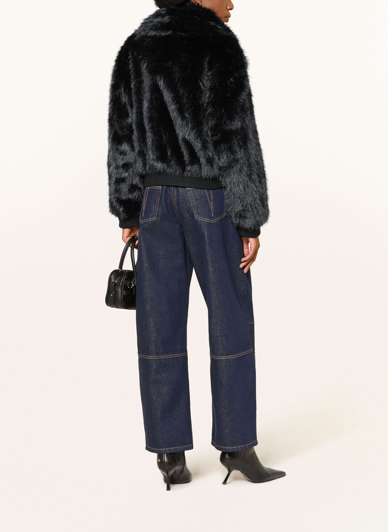 WRSTBHVR Veste en fausse fourrure GELIJA: NOIR