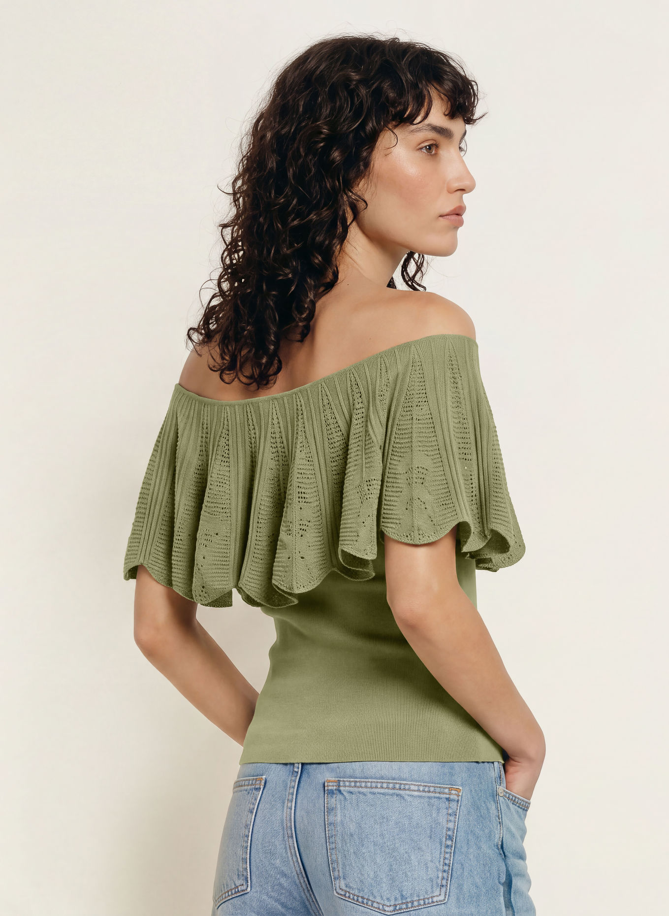 ba&sh Off-Shoulder-Stricktop mit Volants: OLIV