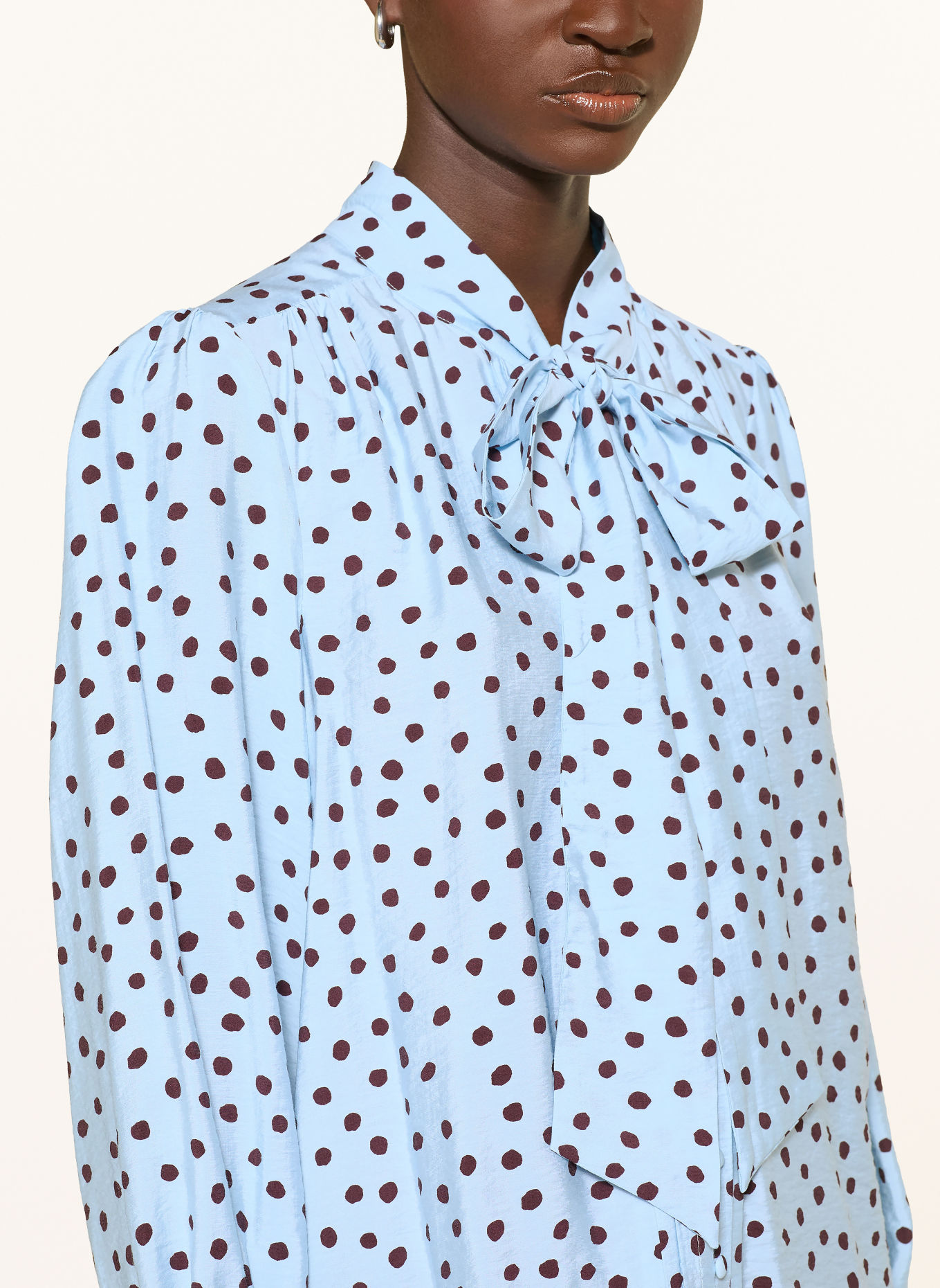 Phase Eight Schluppenbluse COCO: HELLBLAU / DUNKELBRAUN