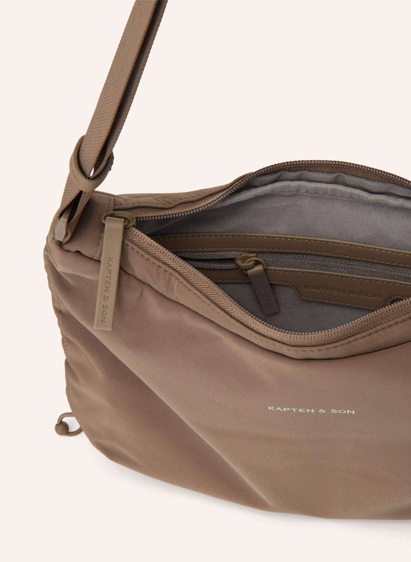 KAPTEN & SON Listonoszka SKARA SMALL: JASNOBRĄZOWY