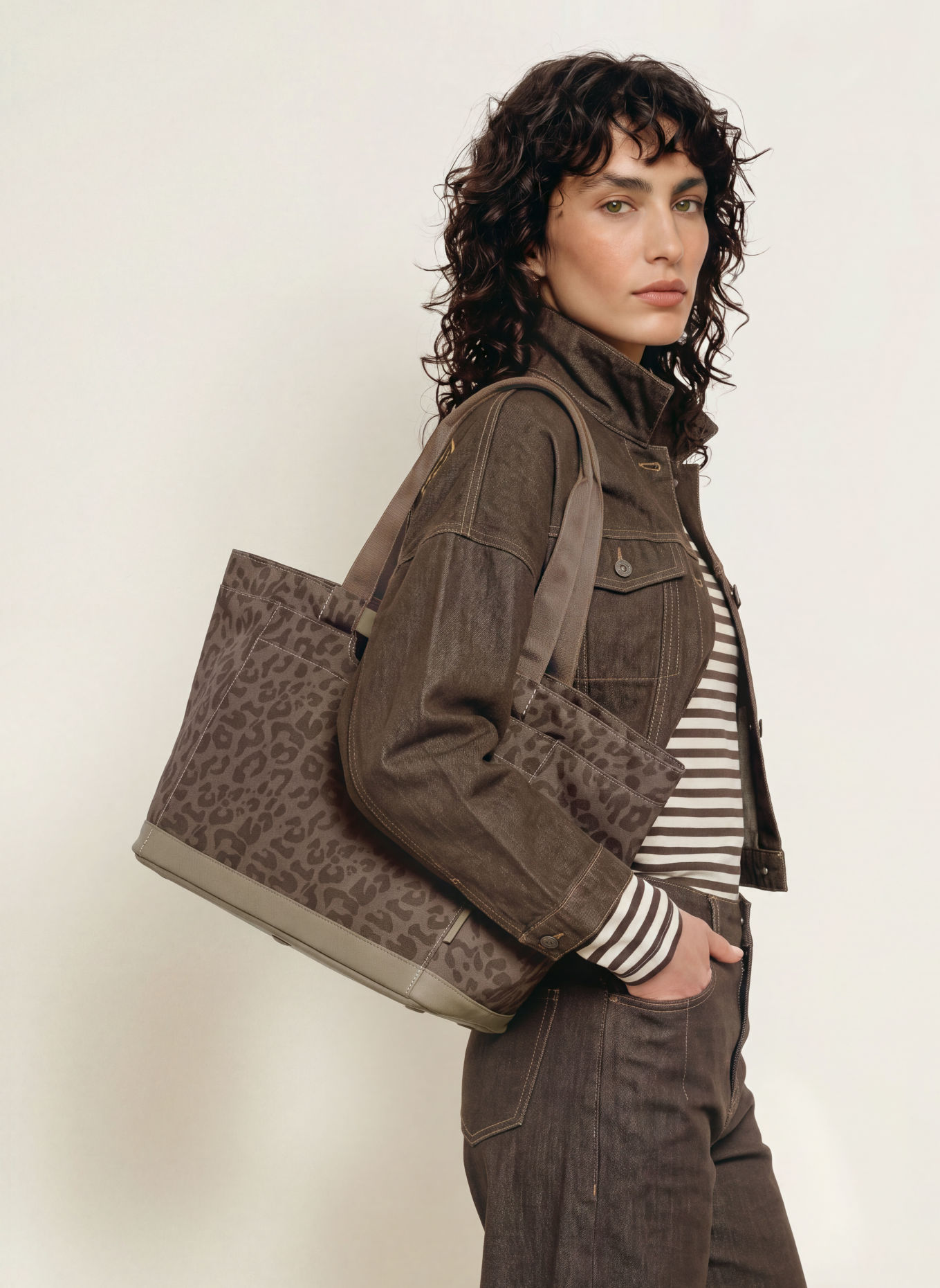 KAPTEN & SON VAASA Shopping Cart: TAUPE / DARK BROWN