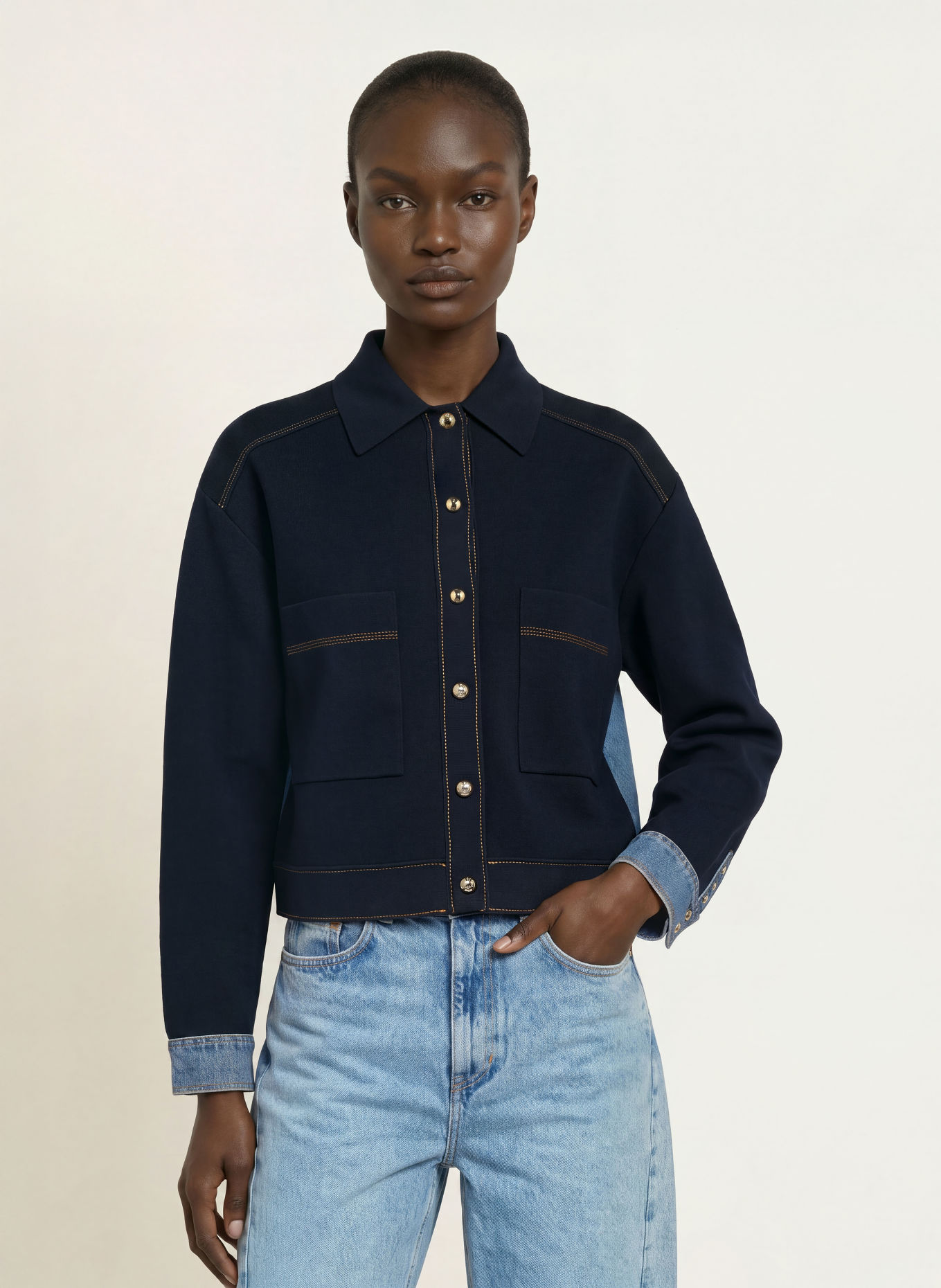 SANDRO Jacke in Jeansoptik im Materialmix: DUNKELBLAU / HELLBLAU