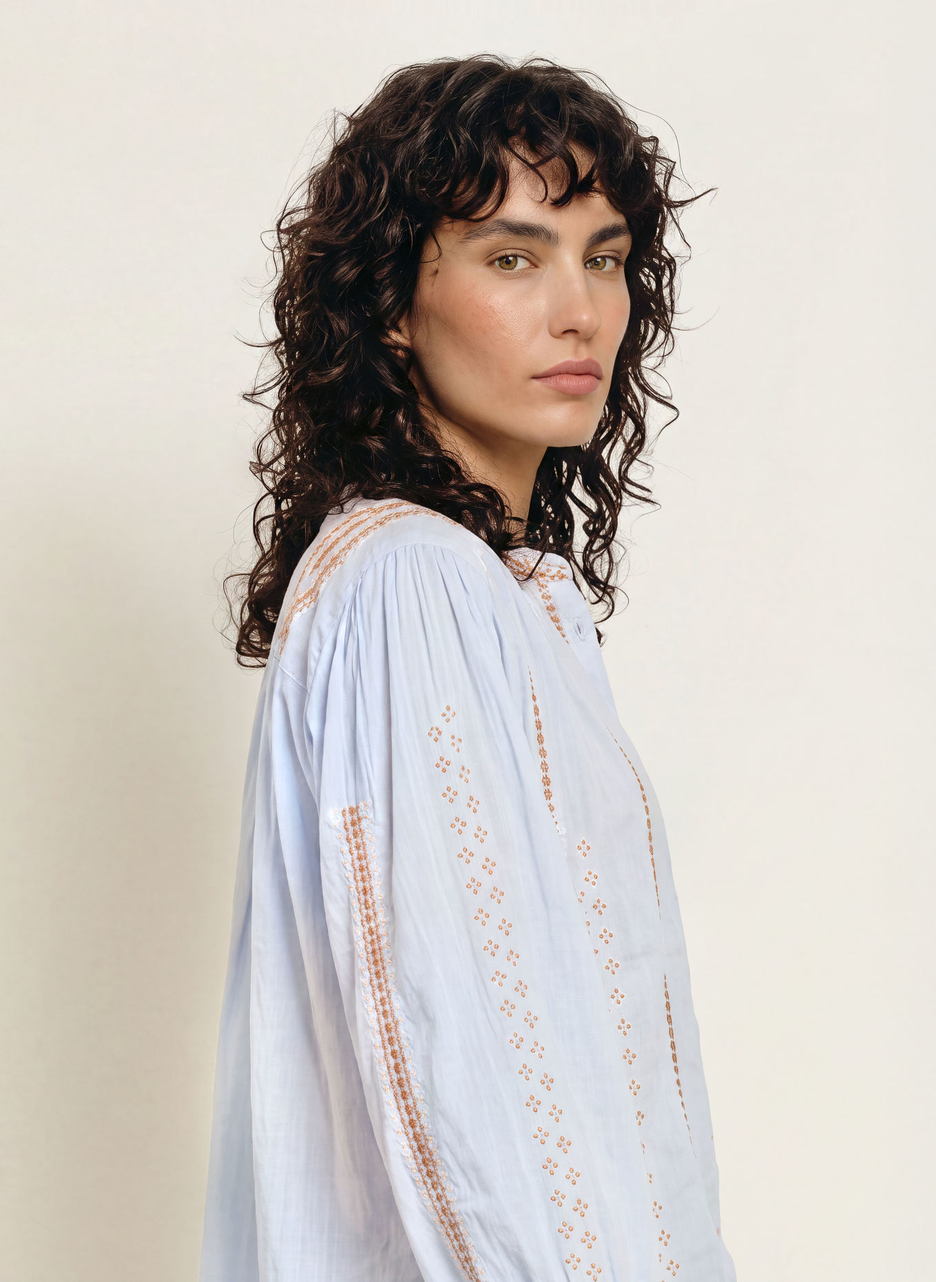 ba&sh Bluse MONA: HELLBLAU / HELLBRAUN / WEISS