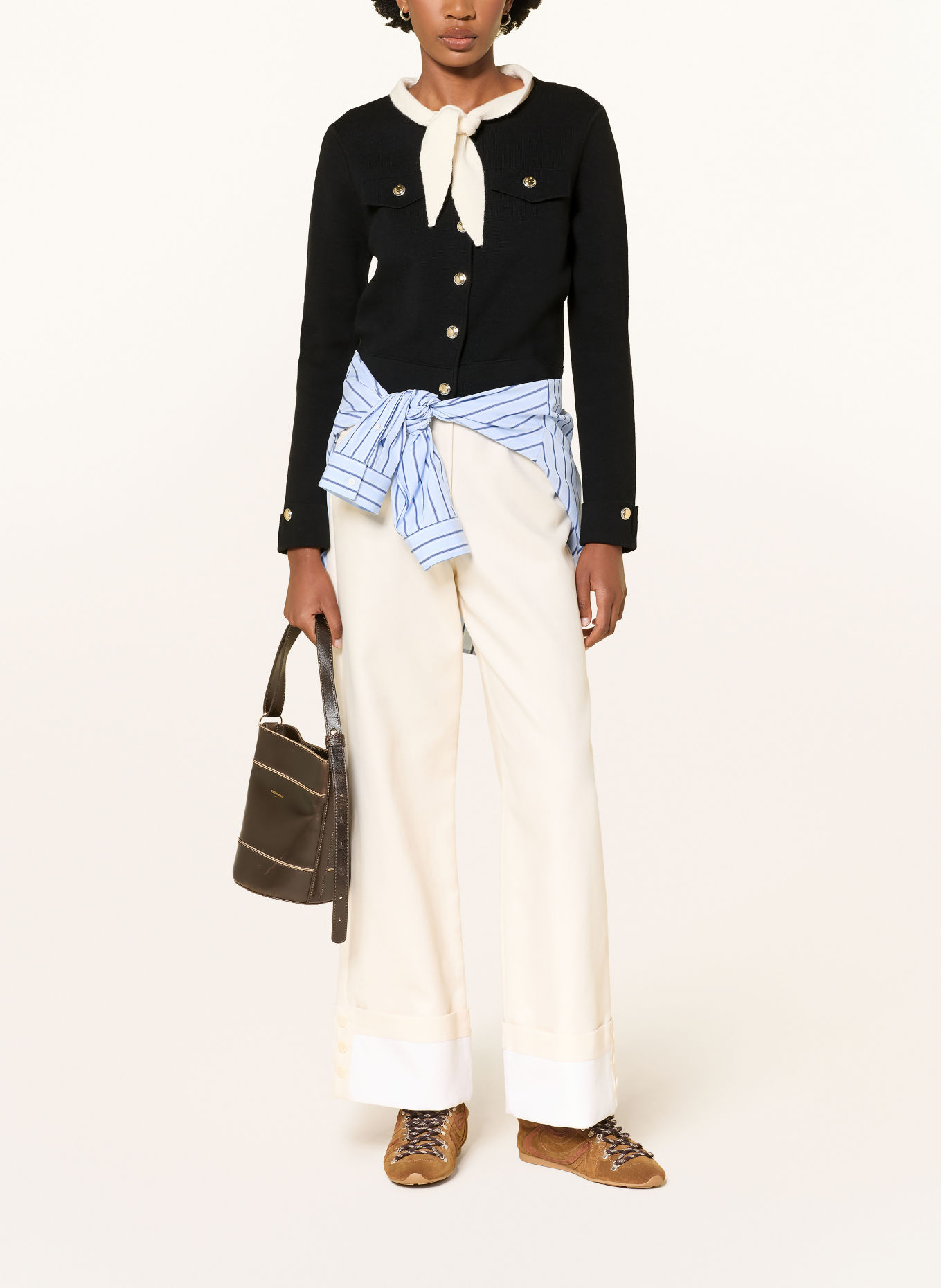 CLAUDIE PIERLOT Strickjacke mit abnehmbarem Kragen: SCHWARZ / WEISS