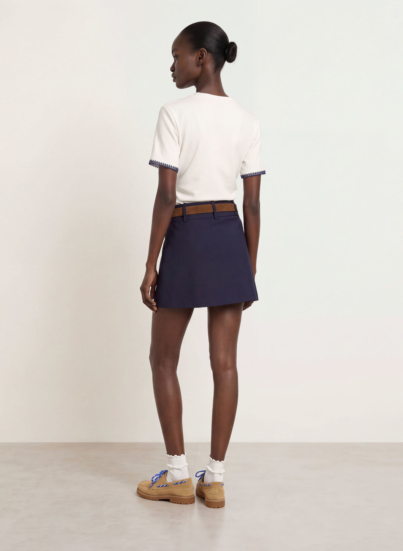 CLAUDIE PIERLOT T-Shirt: ECRU / DUNKELBLAU