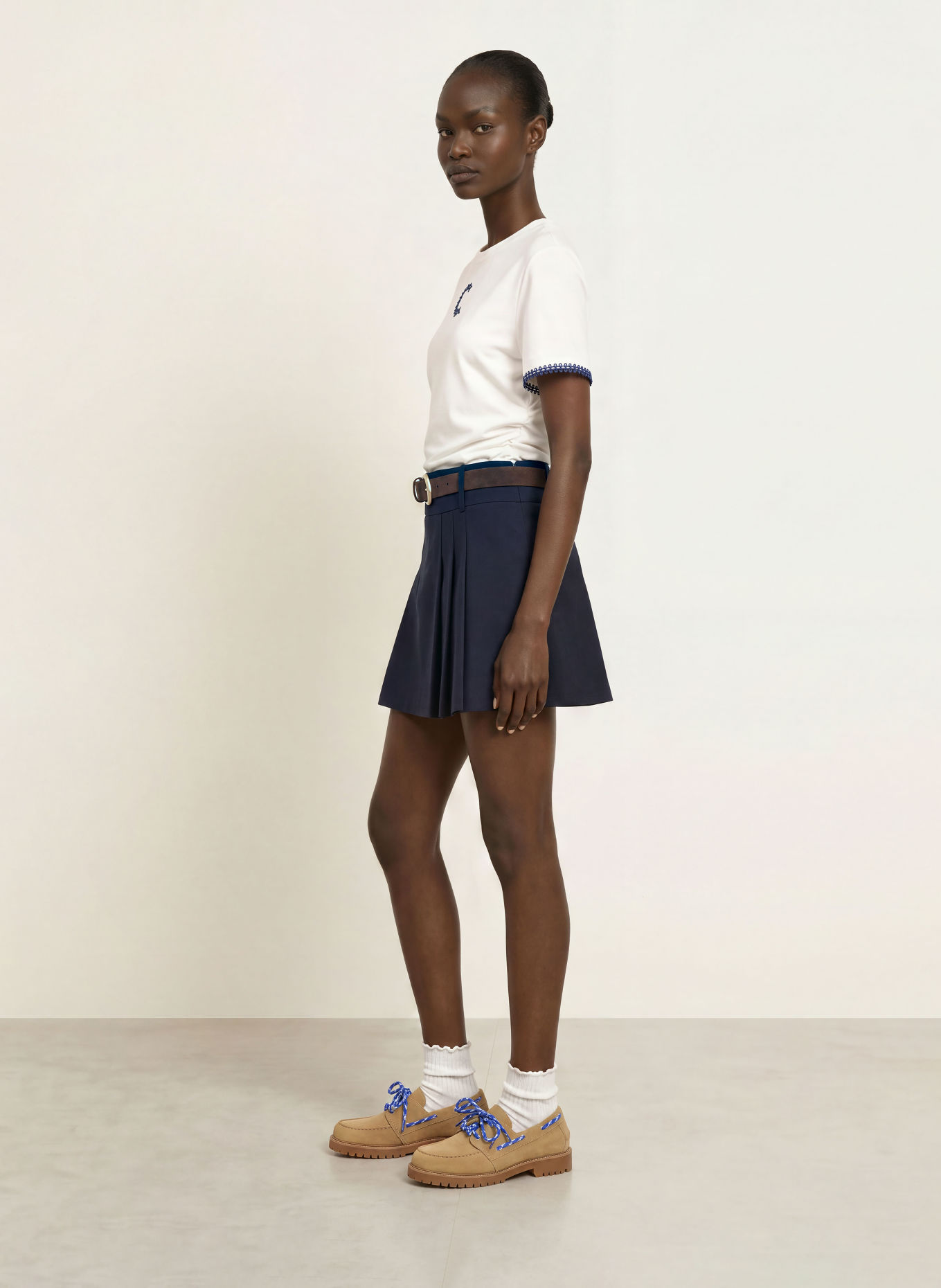 CLAUDIE PIERLOT T-Shirt: ECRU / DUNKELBLAU