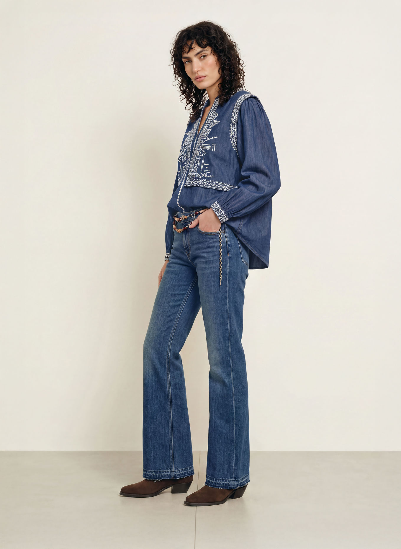 ba&sh Blusenshirt LAURA in Jeansoptik: DUNKELBLAU / WEISS
