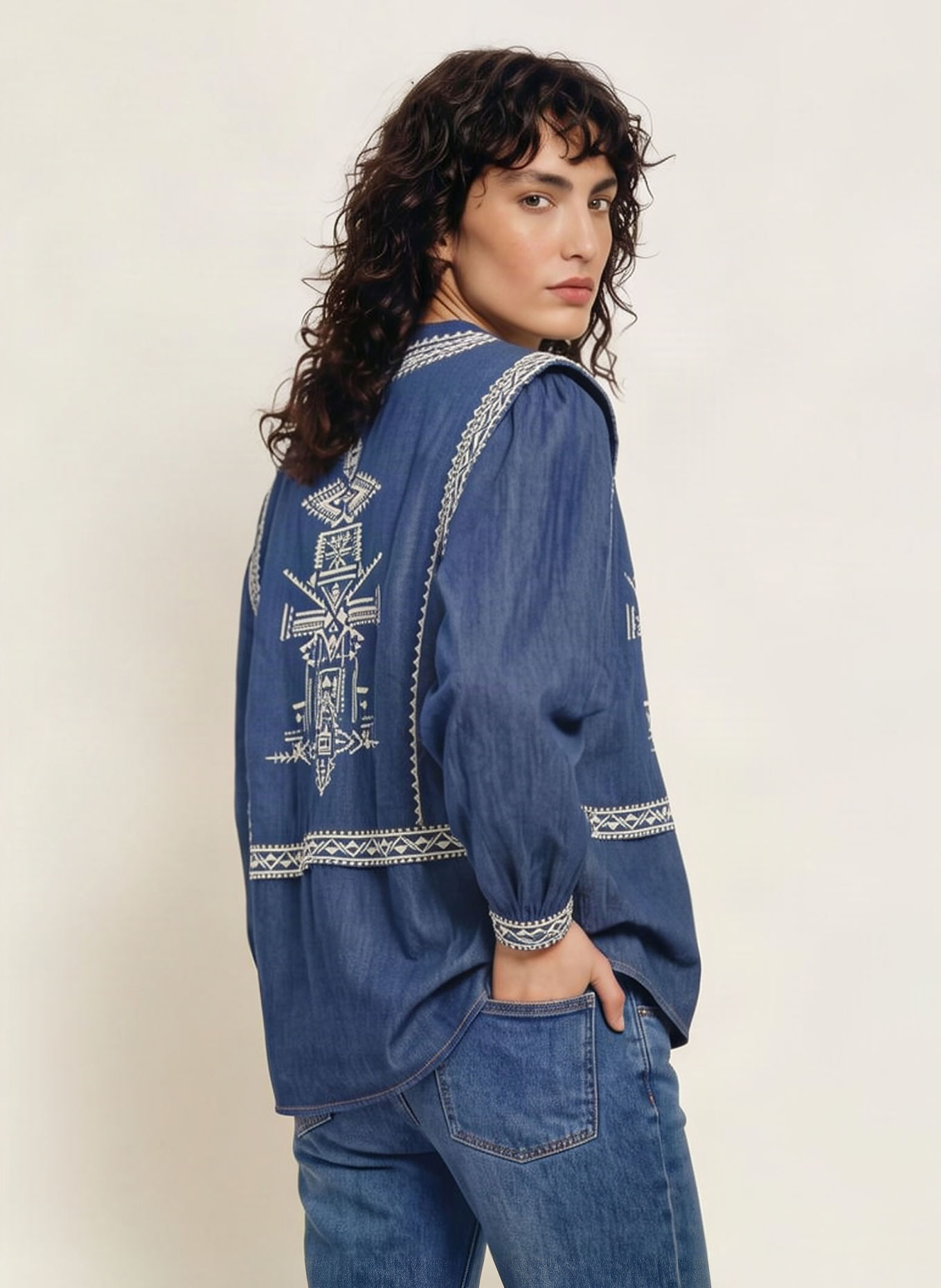 ba&sh Blusenshirt LAURA in Jeansoptik: DUNKELBLAU / WEISS