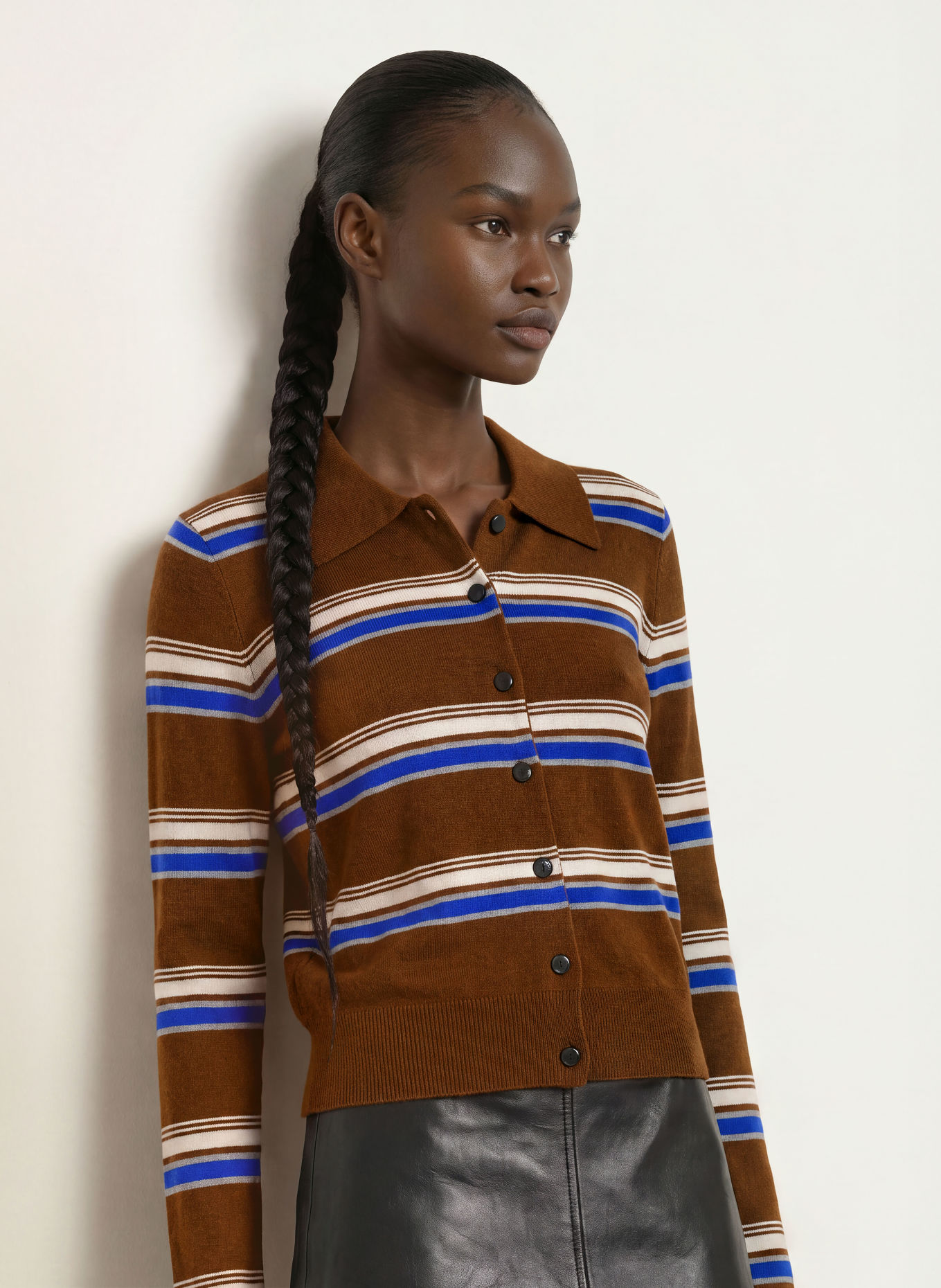 CLAUDIE PIERLOT Strickjacke: BRAUN / BLAU / WEISS