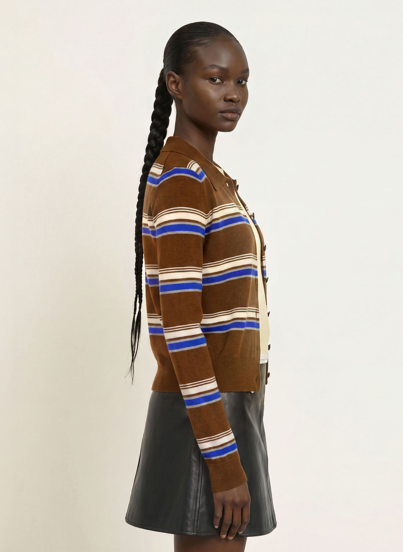 CLAUDIE PIERLOT Strickjacke: BRAUN / BLAU / WEISS