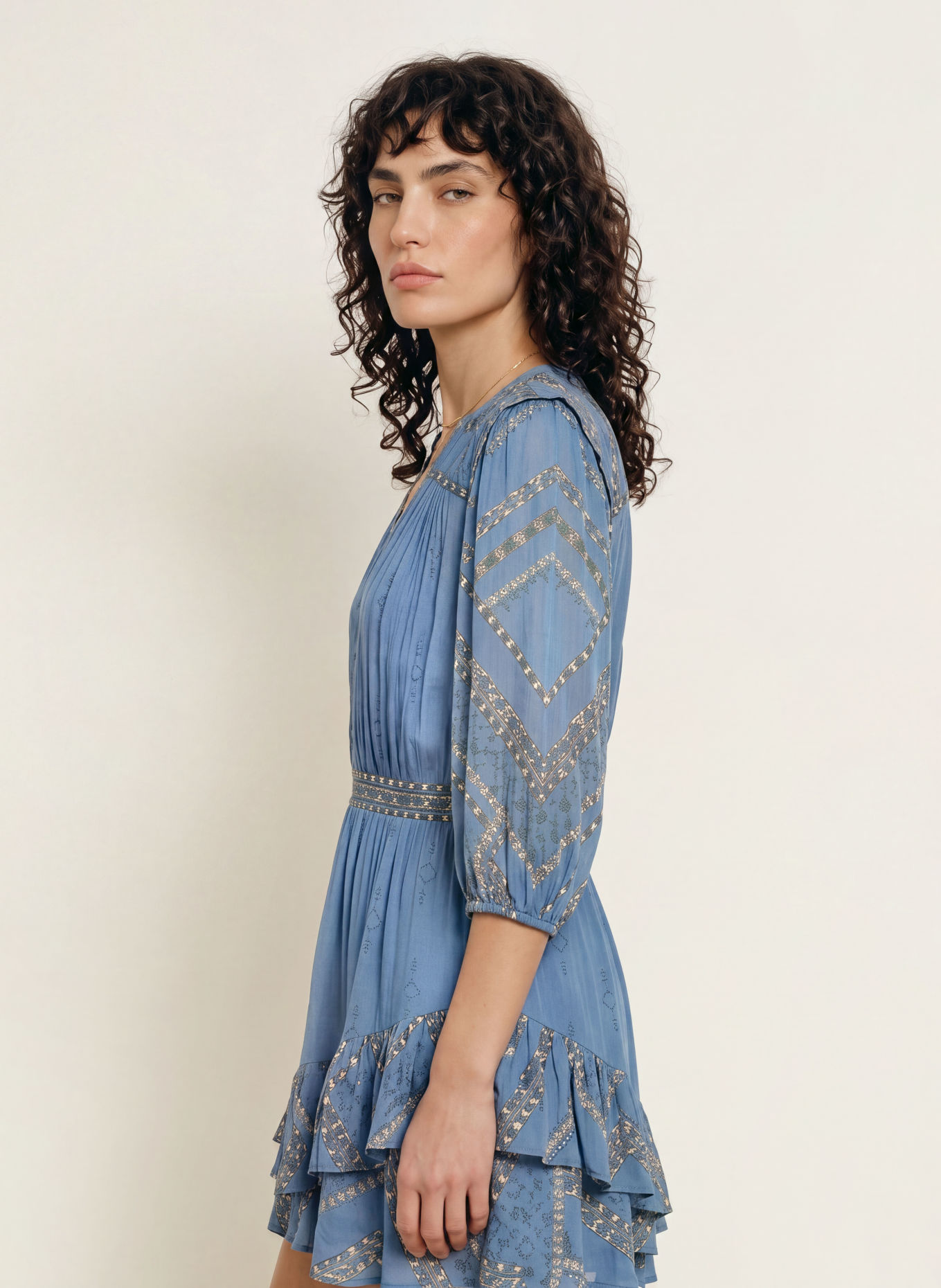 ba&sh Kleid POLY mit 3/4-Arm und Rüschen: BLAU / HELLBRAUN / DUNKELBLAU