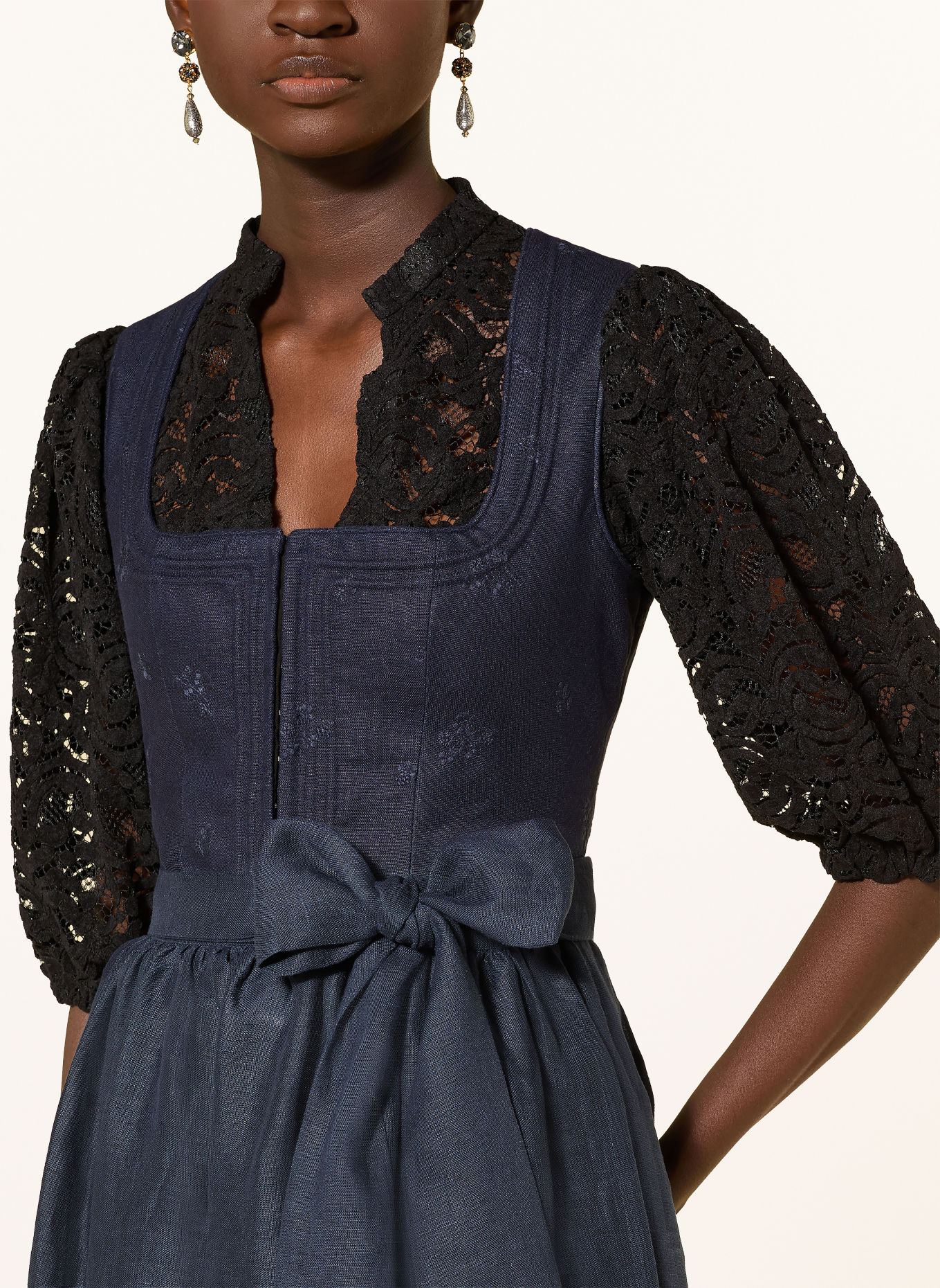 LIMBERRY Linnen dirndl FELICITAS: DONKERBLAUW