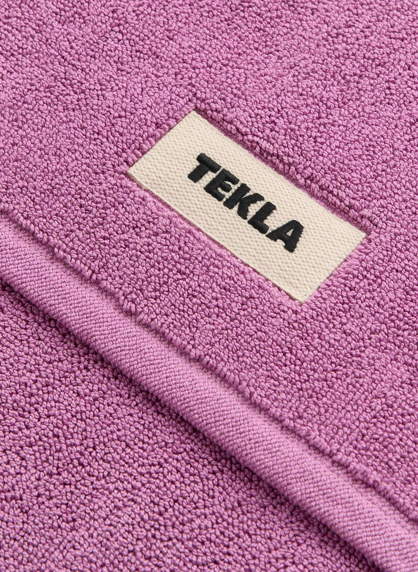 TEKLA Badematte: FUCHSIA
