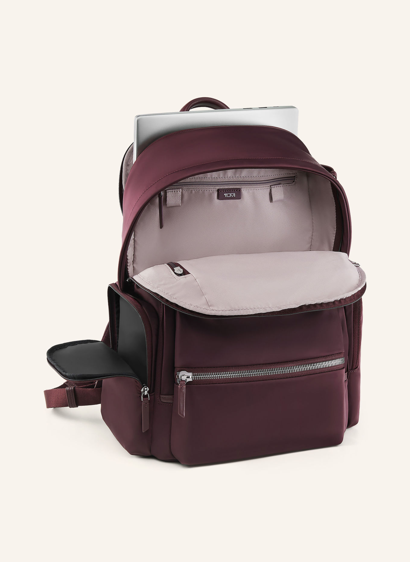 TUMI Sac à dos VOYAGEUR CELINA avec compartiment pour ordinateur portable: ROUGE FONCÉ / ARGENT